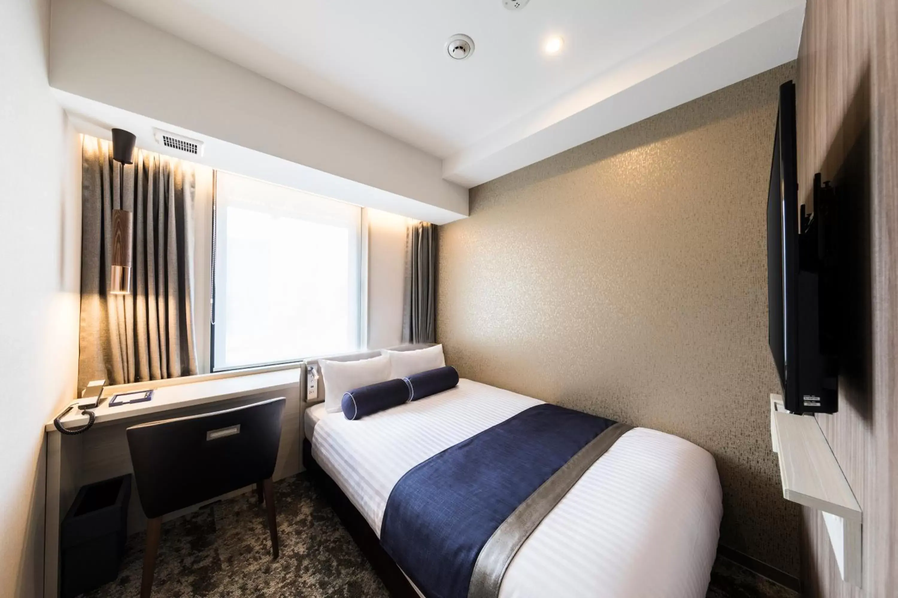 Semi Double Room - single occupancy - Non-Smoking in The Rise Osaka Kitashinchi Semi Double Room - single occupancy - Non-Smoking in The Rise Osaka Kitashinchi