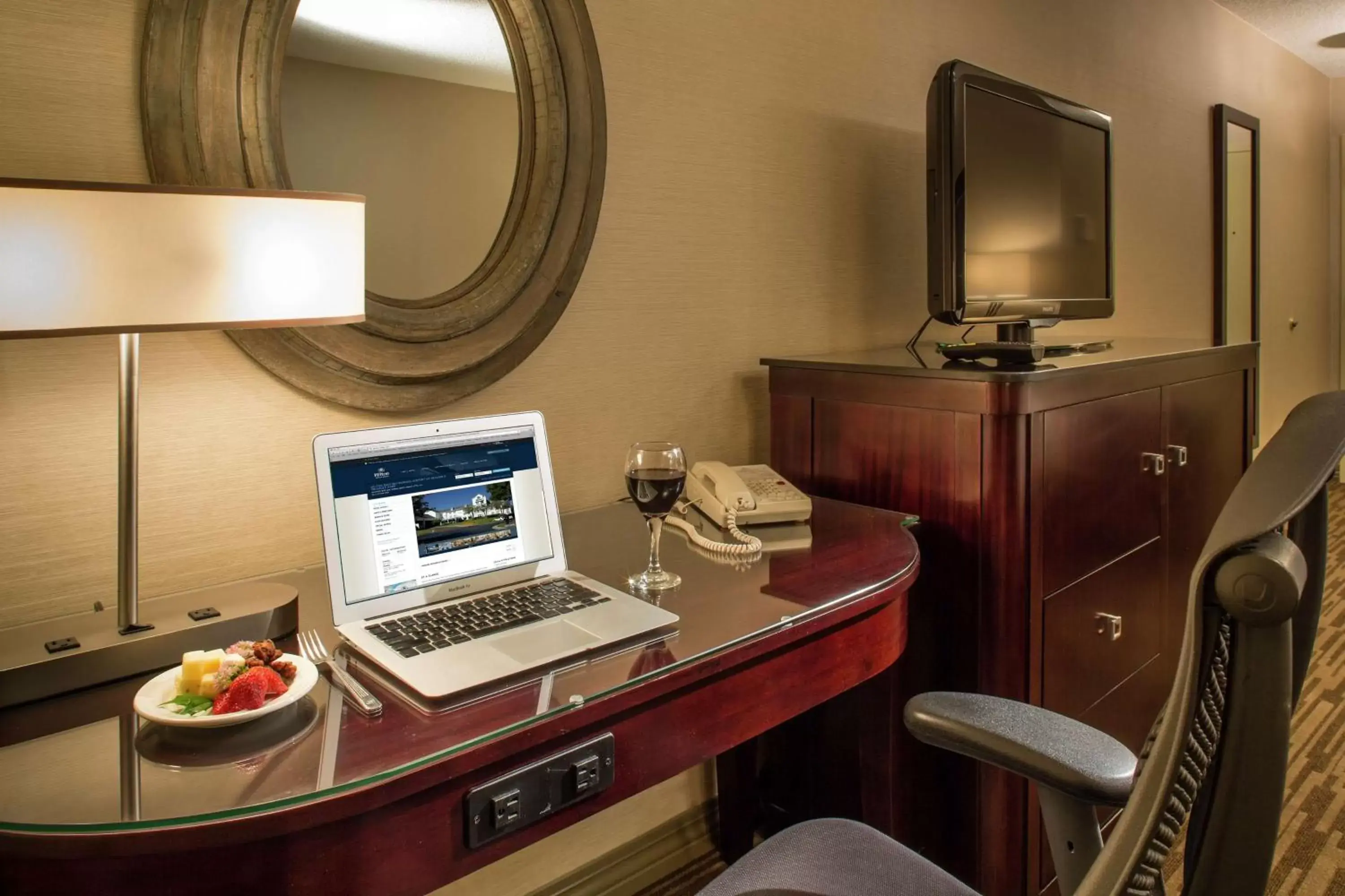 King Room with Balcony in DoubleTree by Hilton Raleigh Durham Airport at Research Triangle Park King Room with Balcony in DoubleTree by Hilton Raleigh Durham Airport at Research Triangle Park