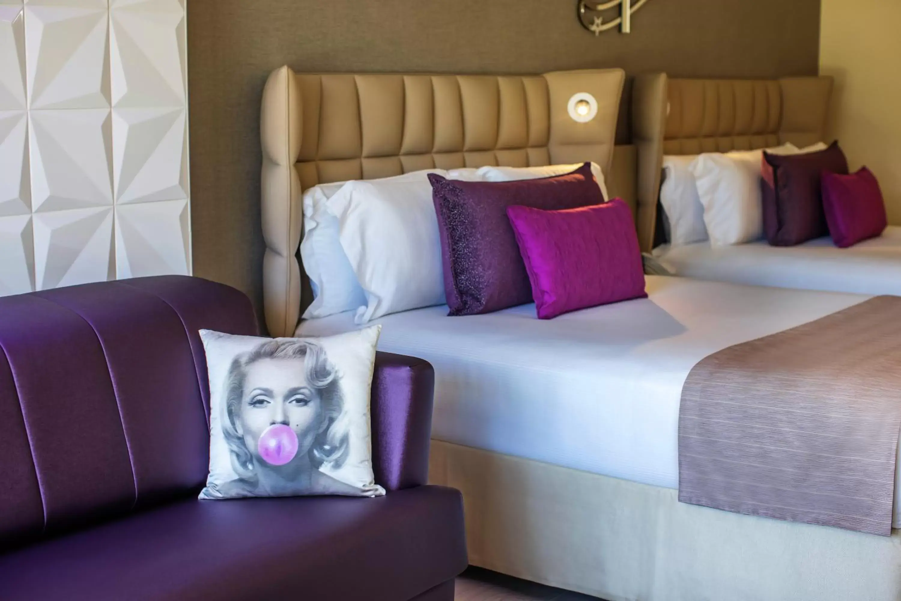 STAR Class Junior Suite - single occupancy in Planet Hollywood Cancun by Royalton, An Autograph Collection All-Inclusive Resort STAR Class Junior Suite - single occupancy in Planet Hollywood Cancun by Royalton, An Autograph Collection All-Inclusive Resort