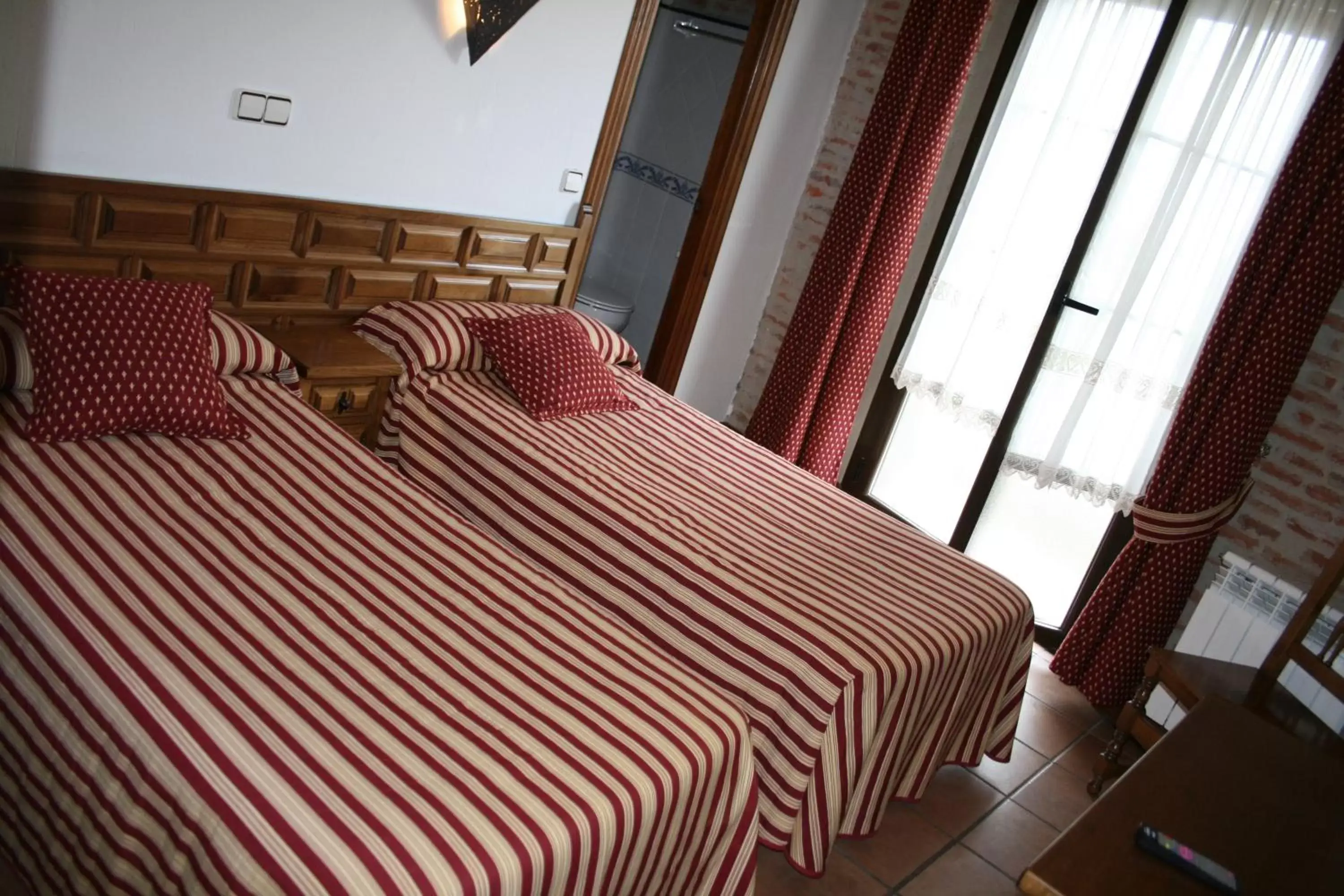 Twin Room in Hotel Rural La Enoteca del Marques Twin Room in Hotel Rural La Enoteca del Marques