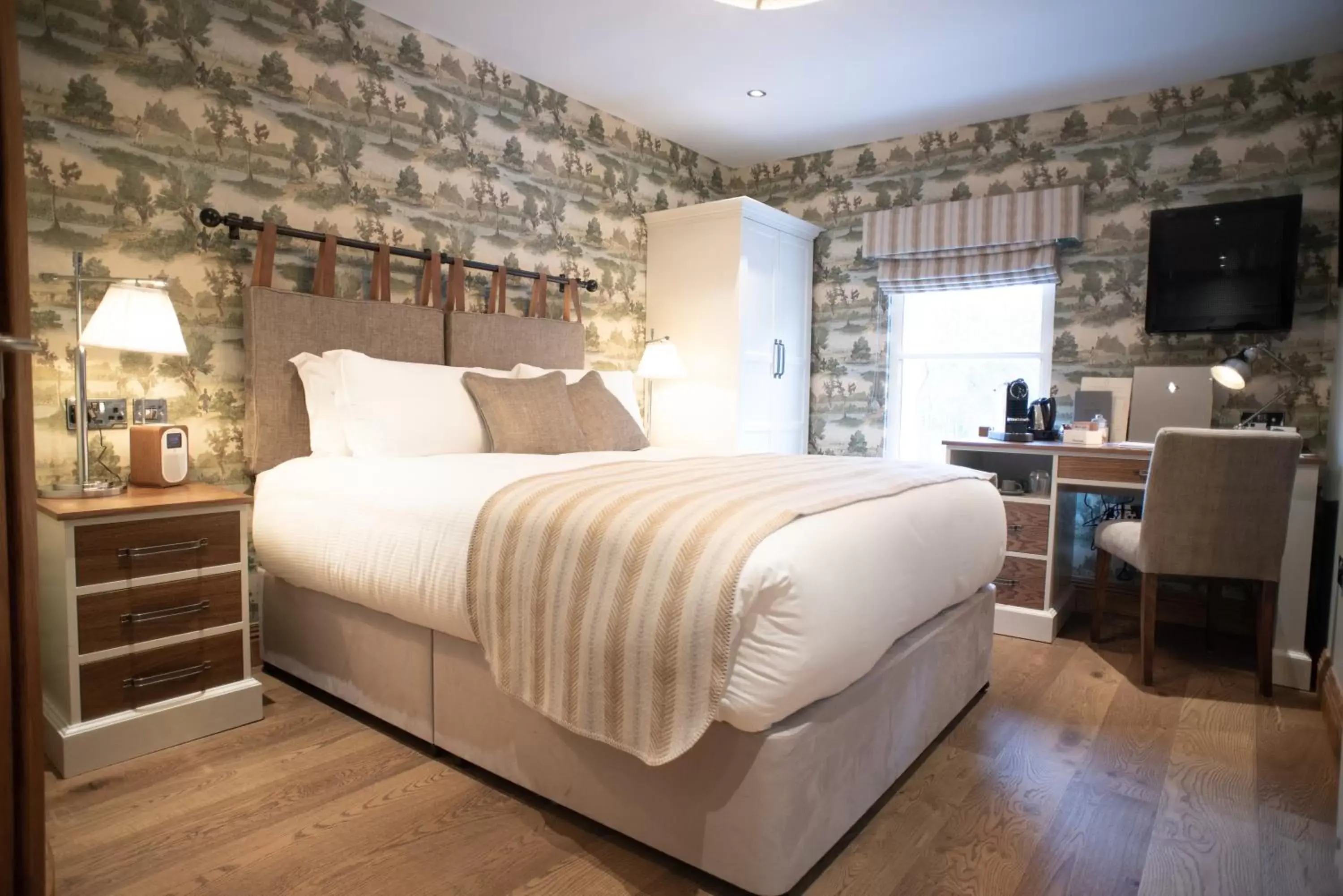 Standard Double Room in Cromwell Arms Country Pub with Rooms Standard Double Room in Cromwell Arms Country Pub with Rooms