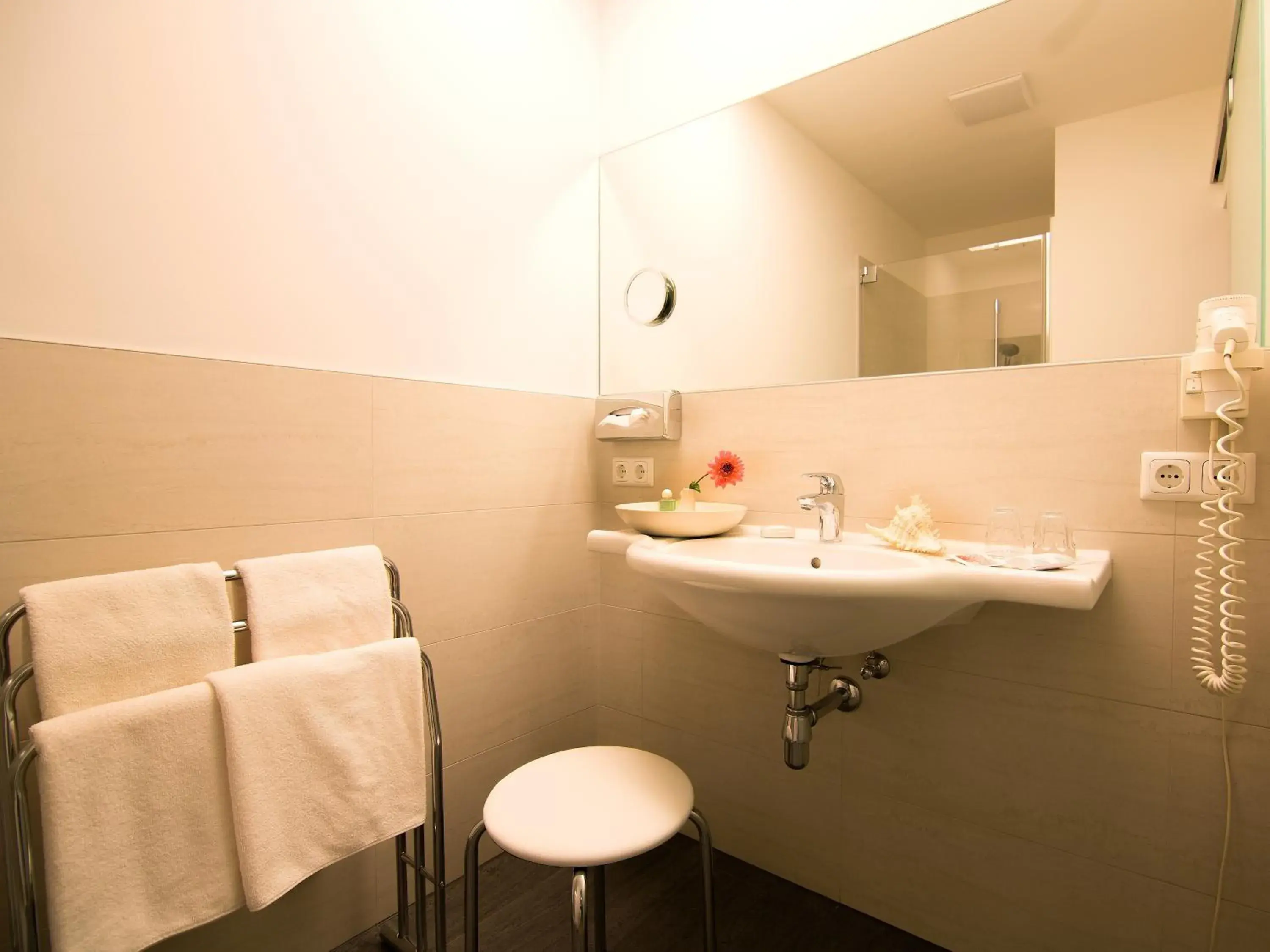 Superior Triple Room in Austria Classic Hotel Wolfinger - Hauptplatz Superior Triple Room in Austria Classic Hotel Wolfinger - Hauptplatz