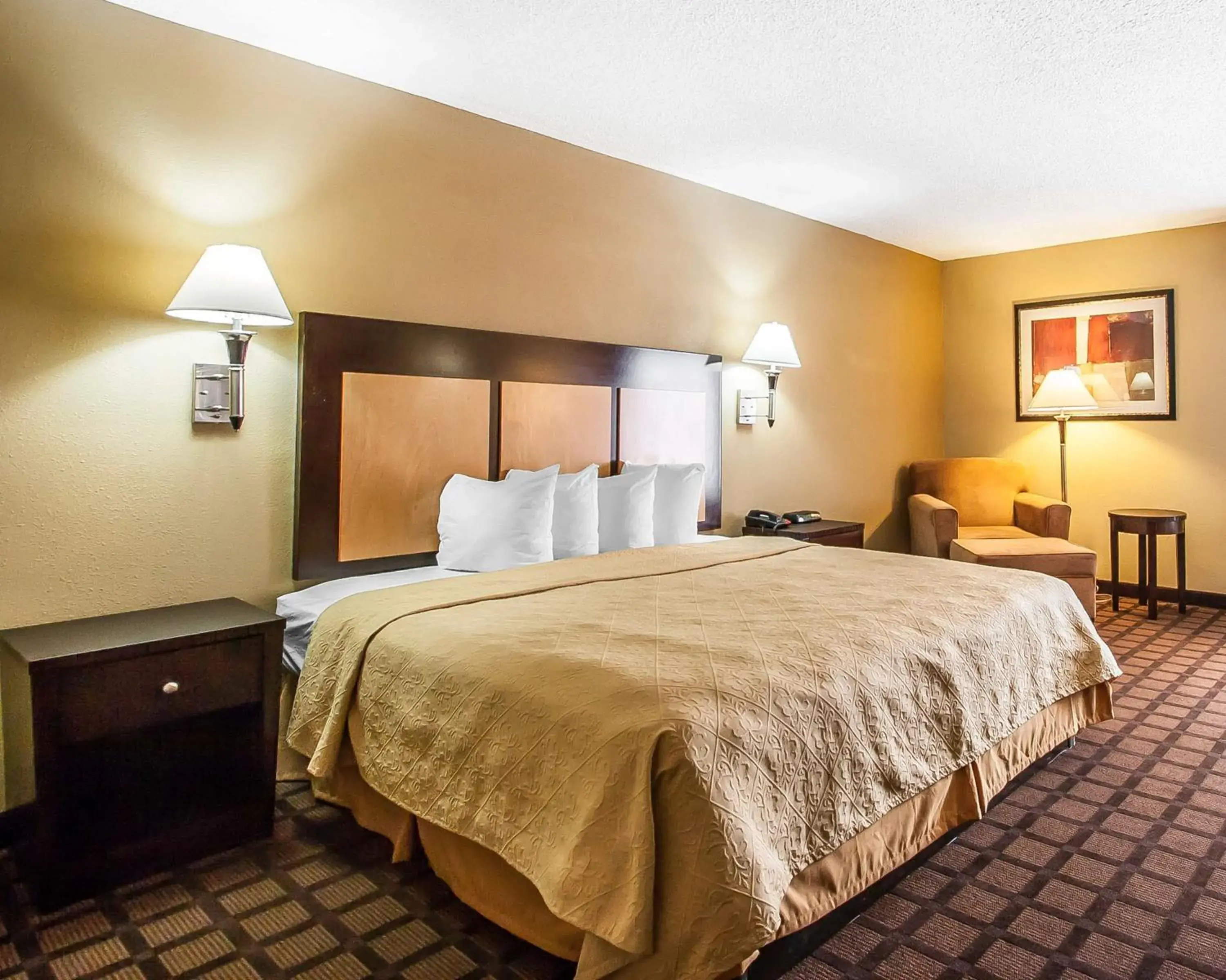 Business King Room - Smoking in Quality Inn Business King Room - Smoking in Quality Inn