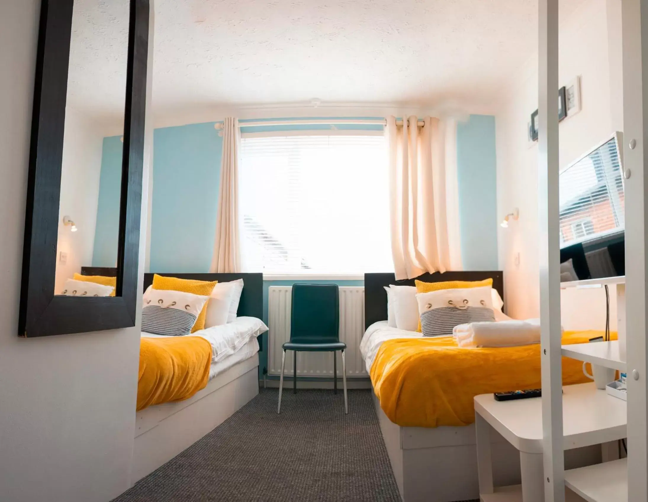 Standard Twin Room with Shared Bathroom in The Chedburgh Standard Twin Room with Shared Bathroom in The Chedburgh