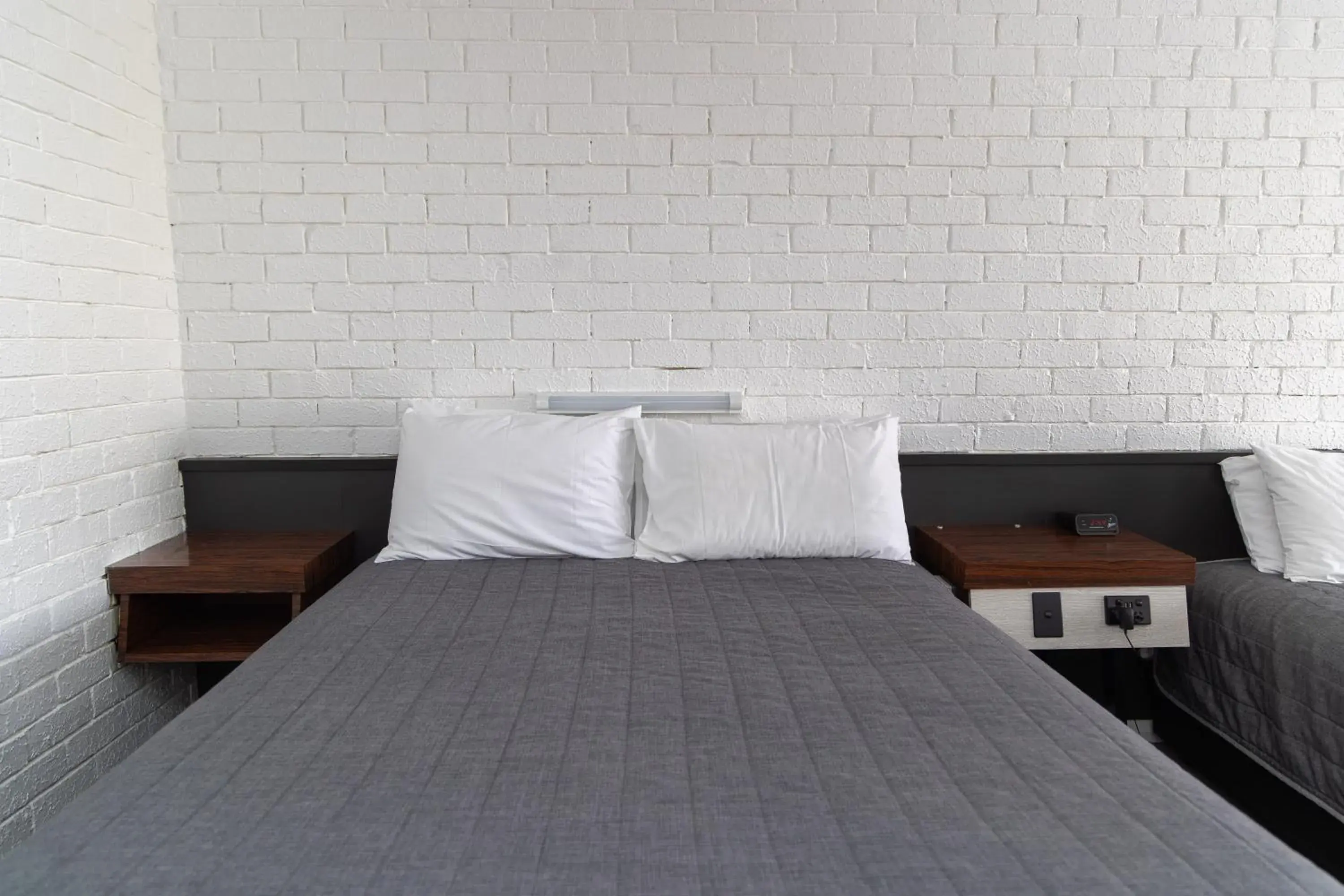 Standard Queen Room in Dog Rock Motel Standard Queen Room in Dog Rock Motel