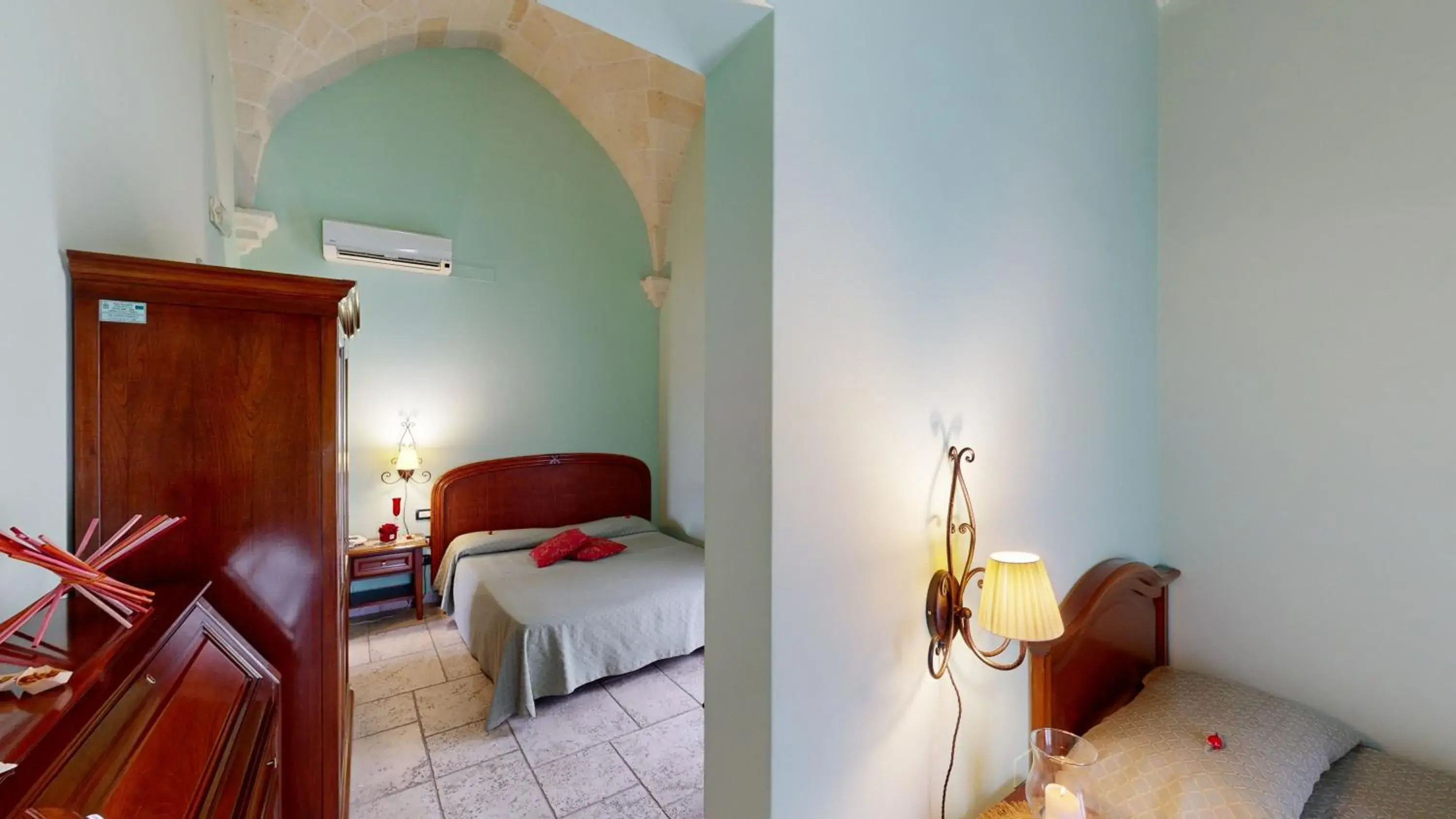 Triple Room in Relais Reggia Domizia Triple Room in Relais Reggia Domizia