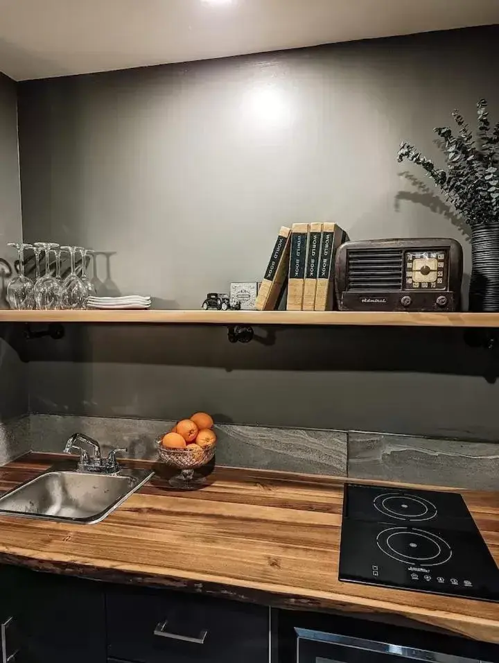 Deluxe Queen Suite in Rockwell Suites Deluxe Queen Suite in Rockwell Suites