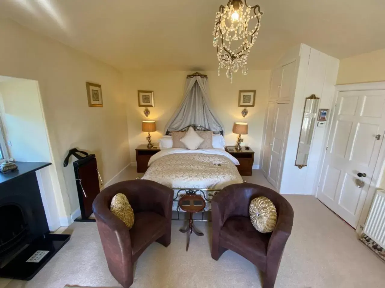Double Room in Plas Tan-Yr-Allt Historic Country House & Estate Double Room in Plas Tan-Yr-Allt Historic Country House & Estate