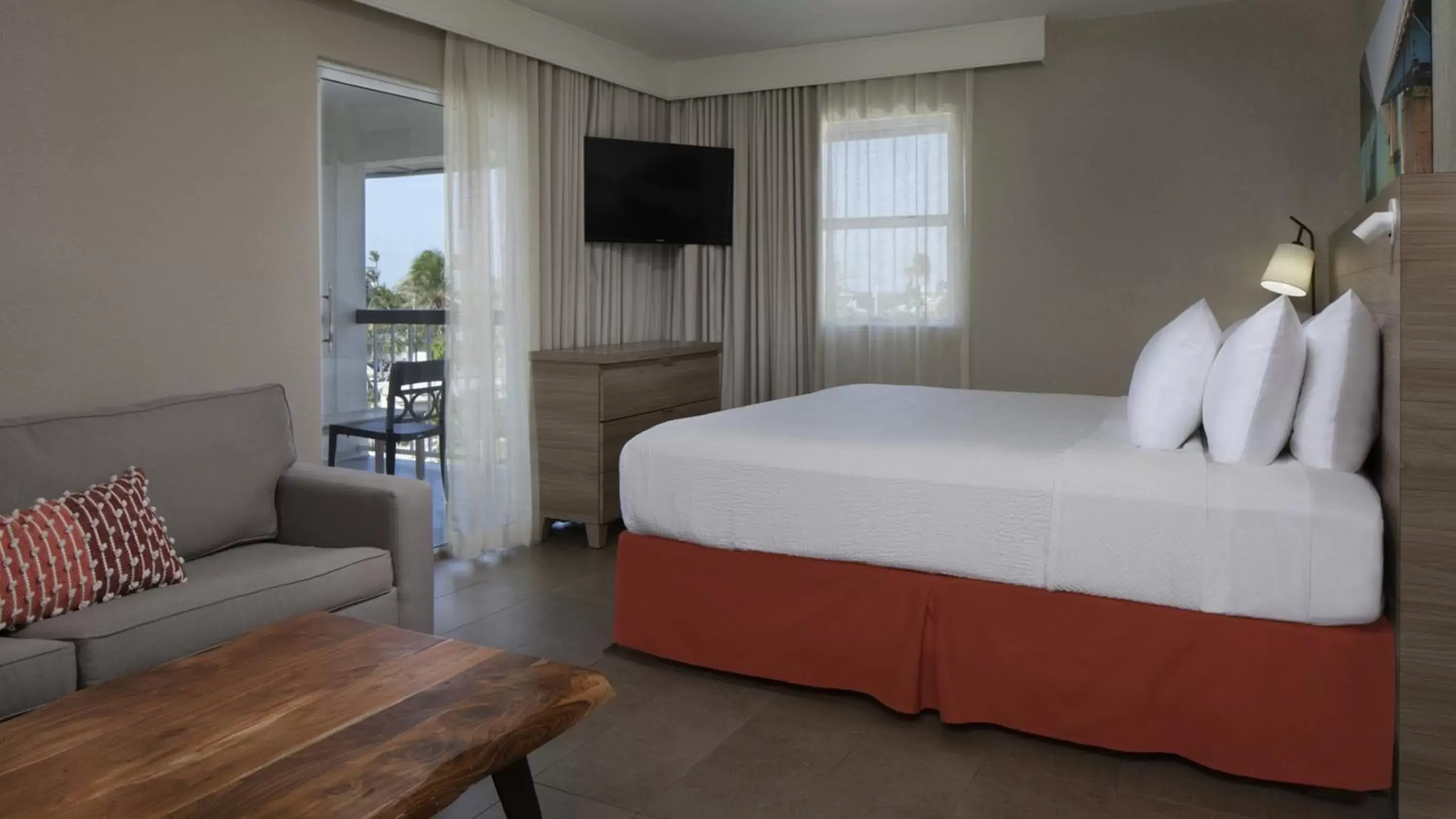 King Room in Pelican Cove Resort & Marina King Room in Pelican Cove Resort & Marina