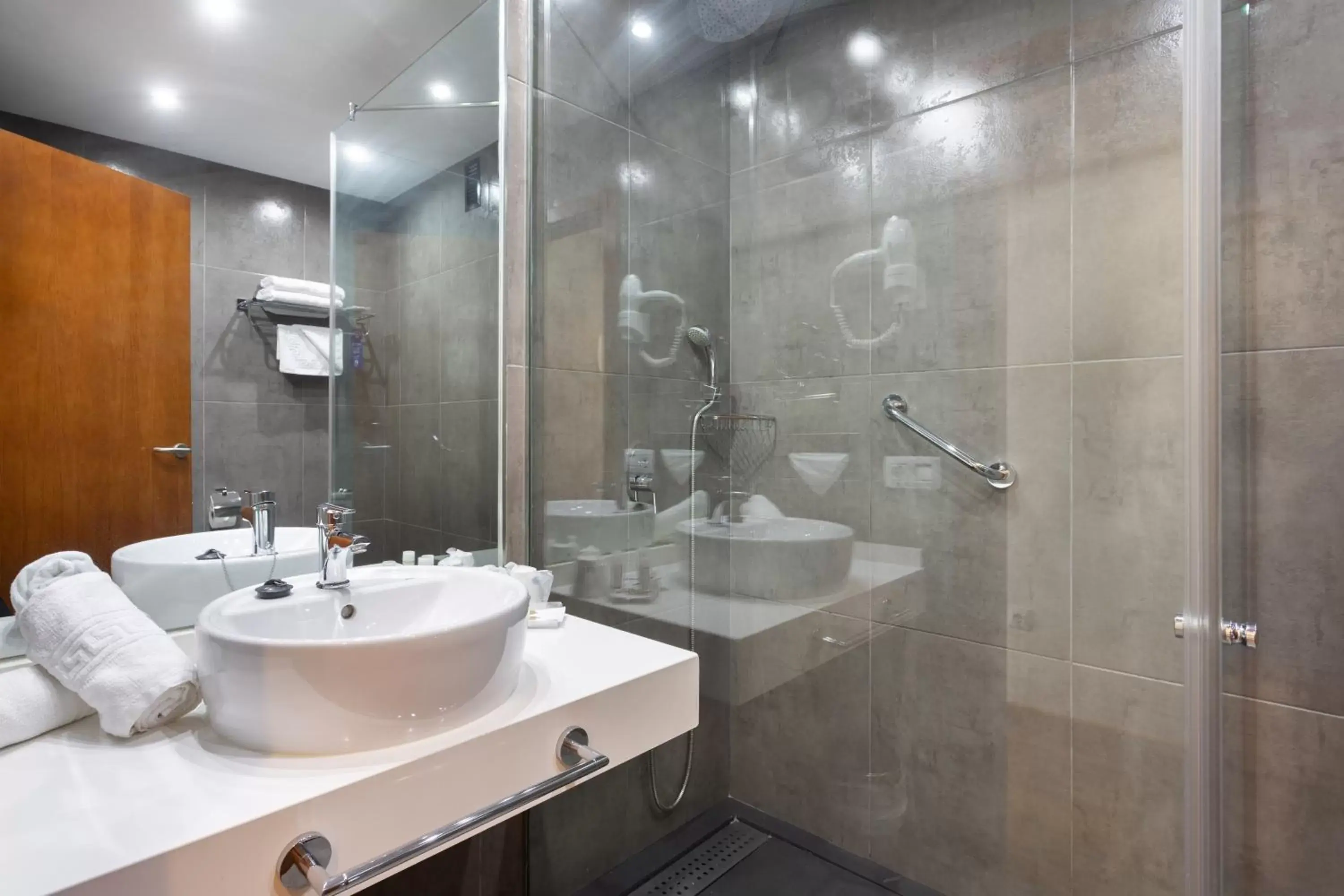 Triple Room in Hotel Colon Rambla Triple Room in Hotel Colon Rambla