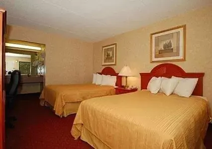 Double Room with Two Double Beds - Non-Smoking in Quality Inn Petersburg Fort Lee Area Double Room with Two Double Beds - Non-Smoking in Quality Inn Petersburg Fort Lee Area