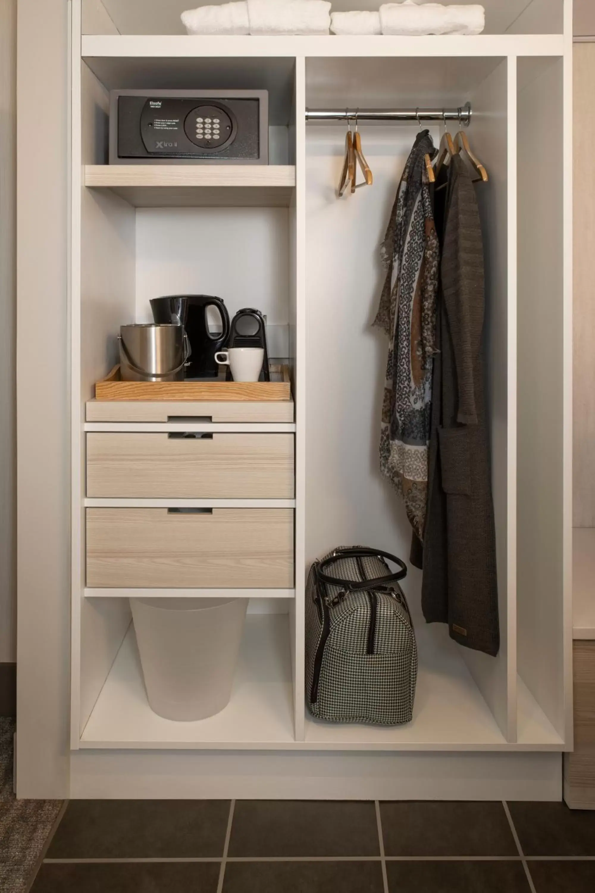 Premium Room with Two Twin and Queen Bed in Banff Aspen Lodge Premium Room with Two Twin and Queen Bed in Banff Aspen Lodge