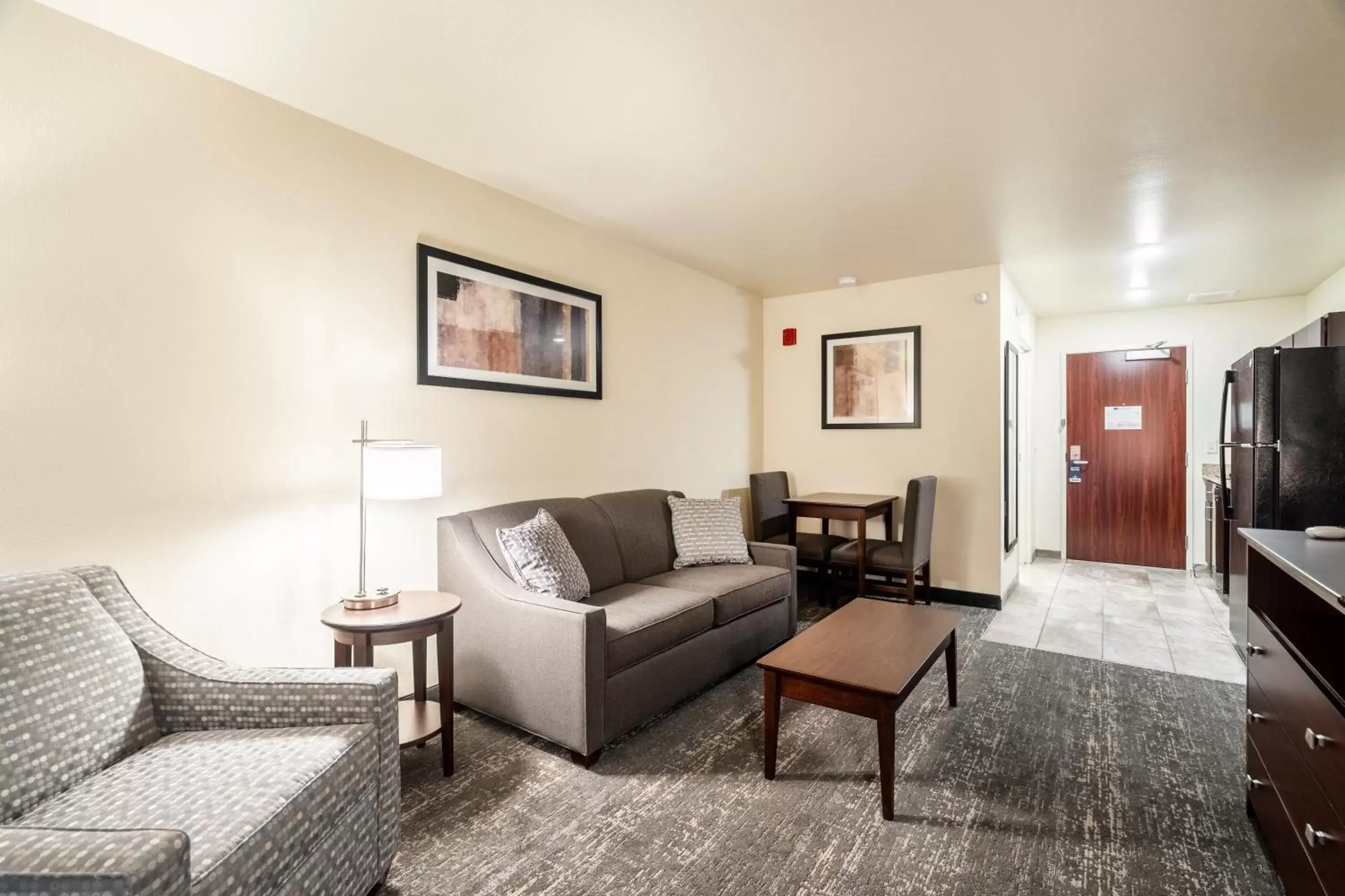 Family Room - Disability Access in Cobblestone Hotel & Suites - Newport Family Room - Disability Access in Cobblestone Hotel & Suites - Newport