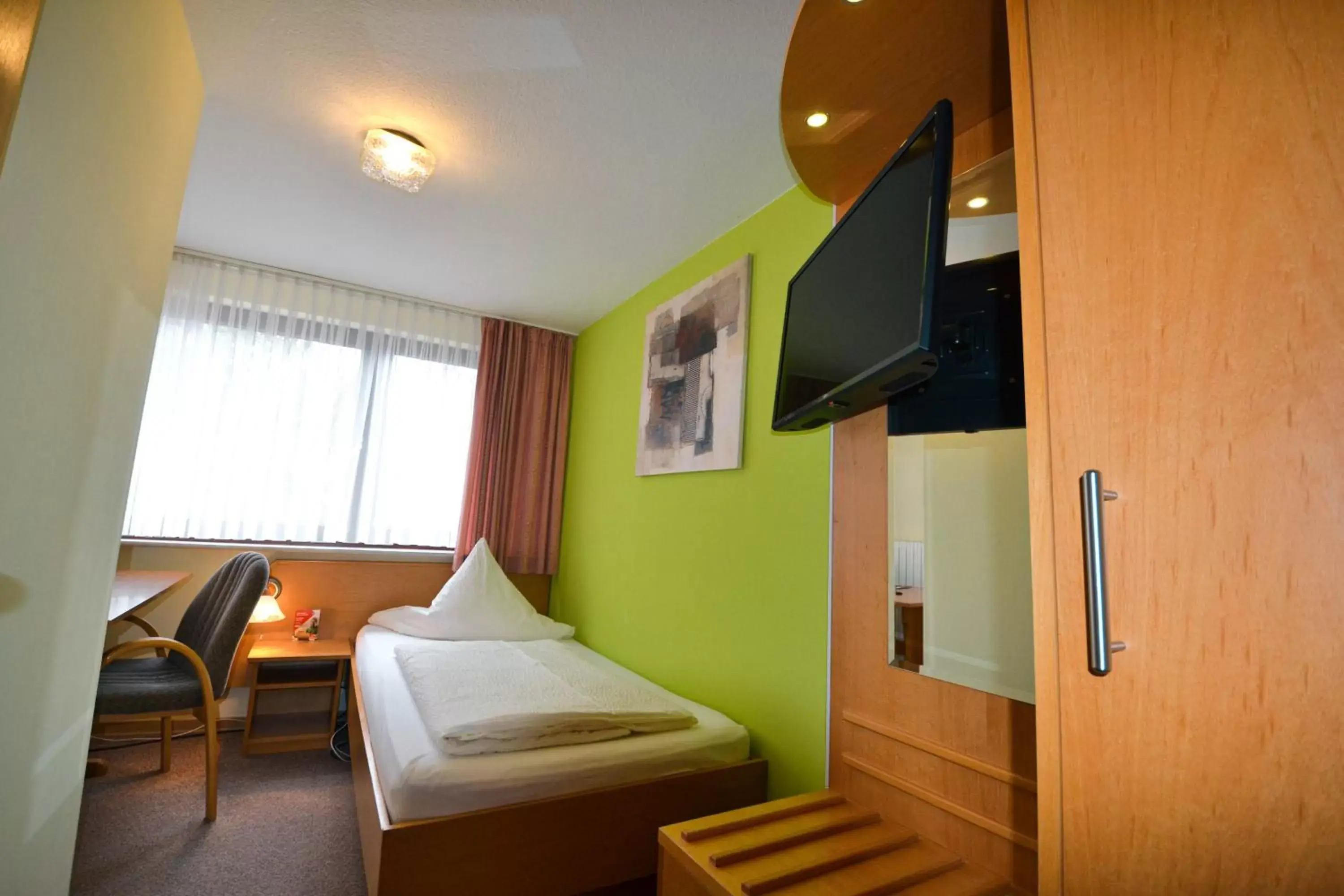 Small Single Room in Hotel Bockelmann Small Single Room in Hotel Bockelmann