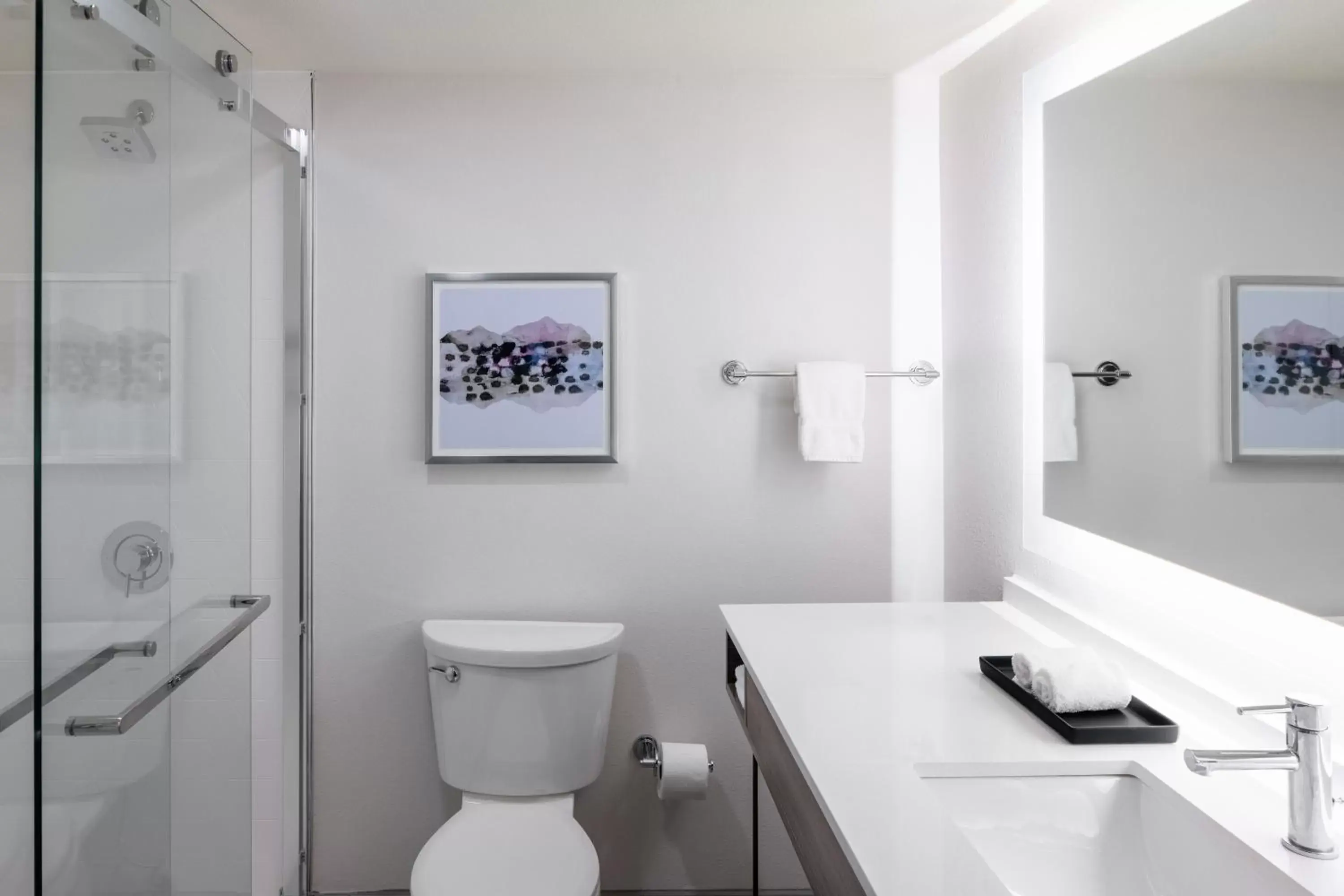 Standard Queen Room with Two Queen Beds - Communications Accessible in Crowne Plaza Atlanta Ne Norcross Standard Queen Room with Two Queen Beds - Communications Accessible in Crowne Plaza Atlanta Ne Norcross