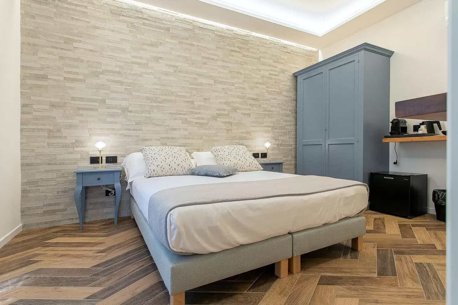 Deluxe Double or Twin Room with Garden View in Brezza Marina Guest House Deluxe Double or Twin Room with Garden View in Brezza Marina Guest House