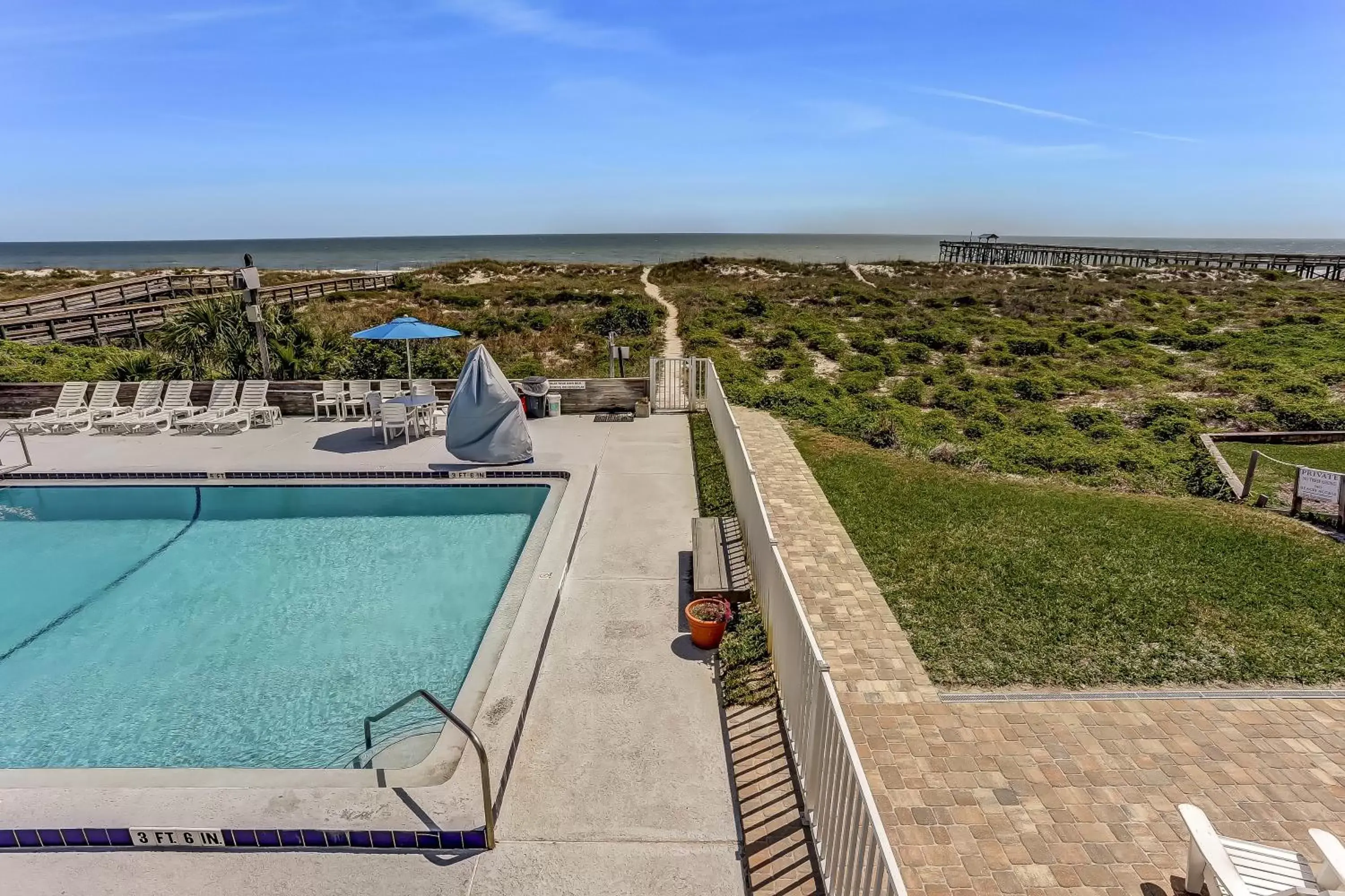 Deluxe Queen Room with Two Queen Beds "Near Ocean" in Beachside Motel - Amelia Island Deluxe Queen Room with Two Queen Beds "Near Ocean" in Beachside Motel - Amelia Island