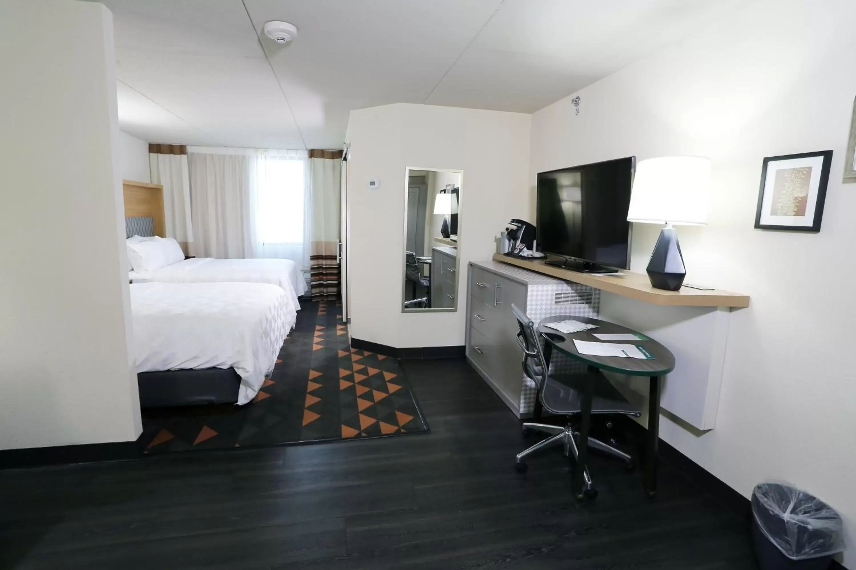 Standard Double Room - Mobility Accessible in Holiday Inn Champaign by IHG Standard Double Room - Mobility Accessible in Holiday Inn Champaign by IHG