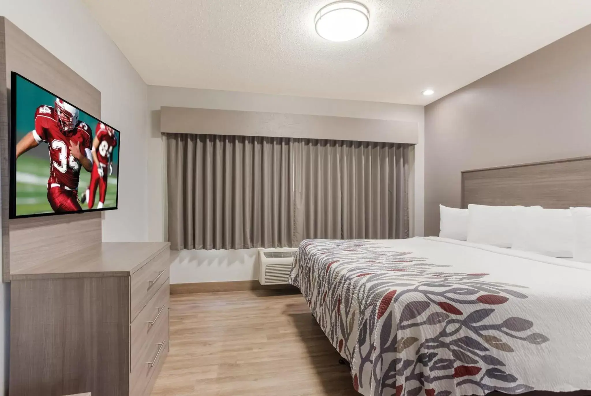 Superior King Room Non-Smoking in Red Roof Inn & Suites Corbin Superior King Room Non-Smoking in Red Roof Inn & Suites Corbin