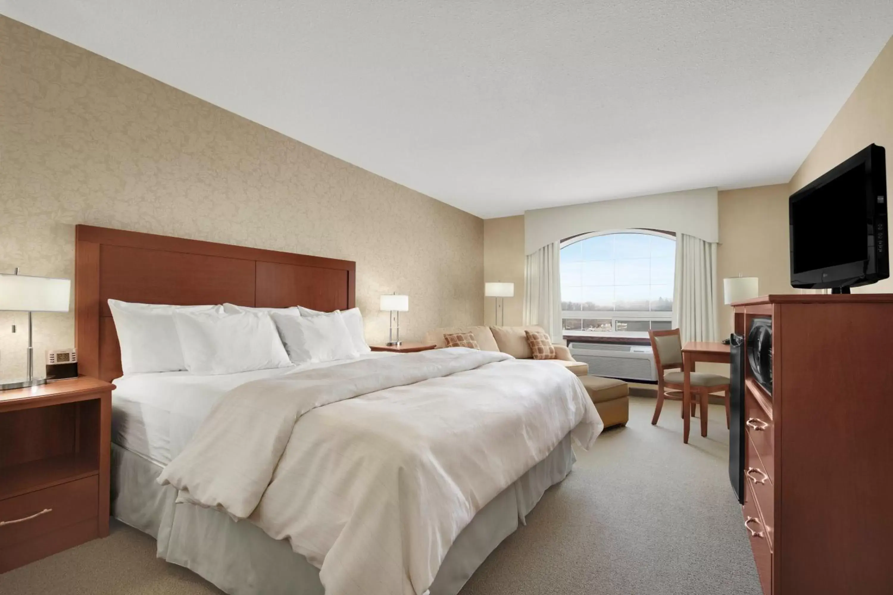 King Room - Non-Smoking in Days Inn & Suites by Wyndham Brandon King Room - Non-Smoking in Days Inn & Suites by Wyndham Brandon