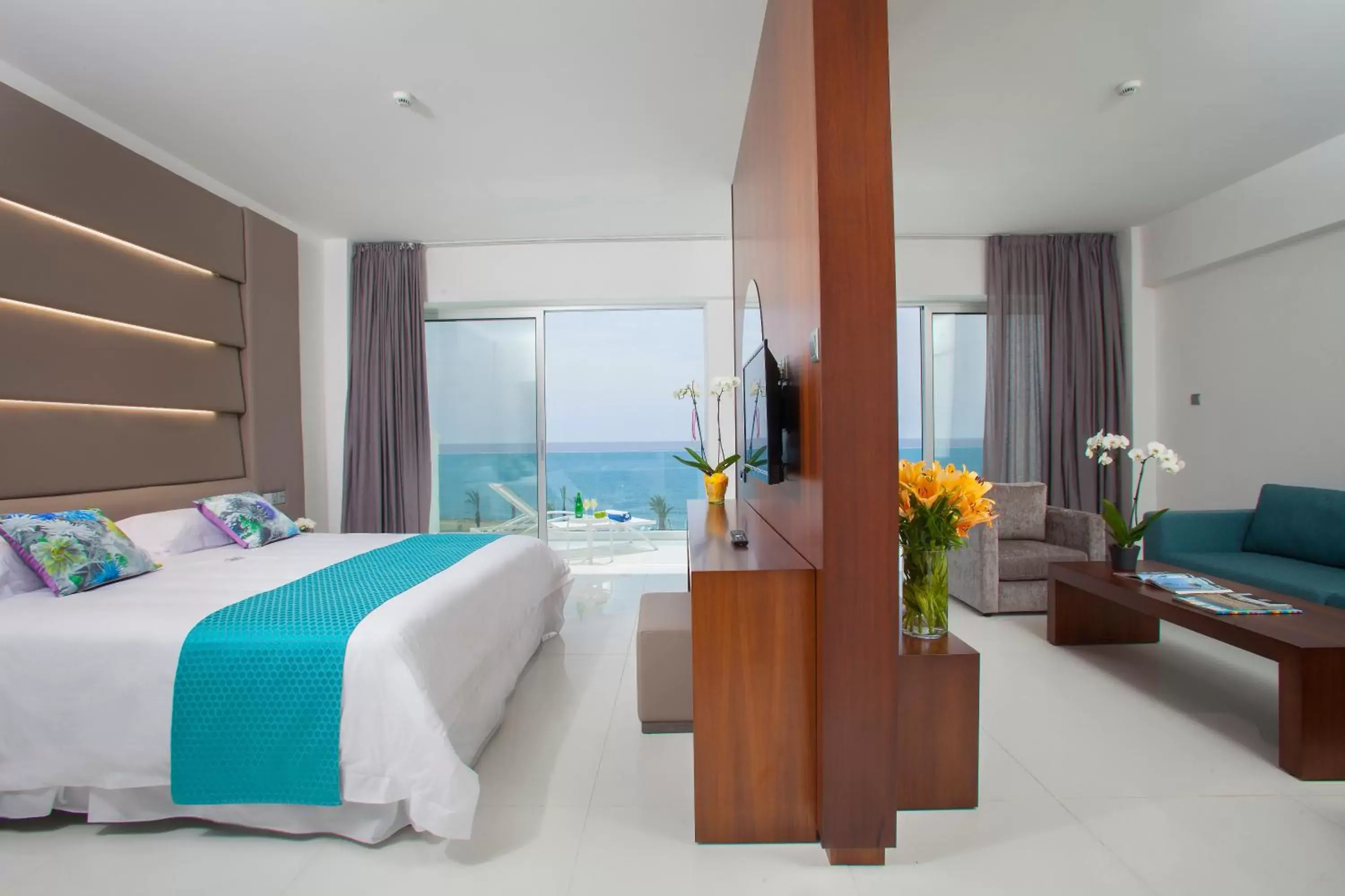 King Suite with Front Sea View in King Evelthon Beach Hotel & Resort King Suite with Front Sea View in King Evelthon Beach Hotel & Resort