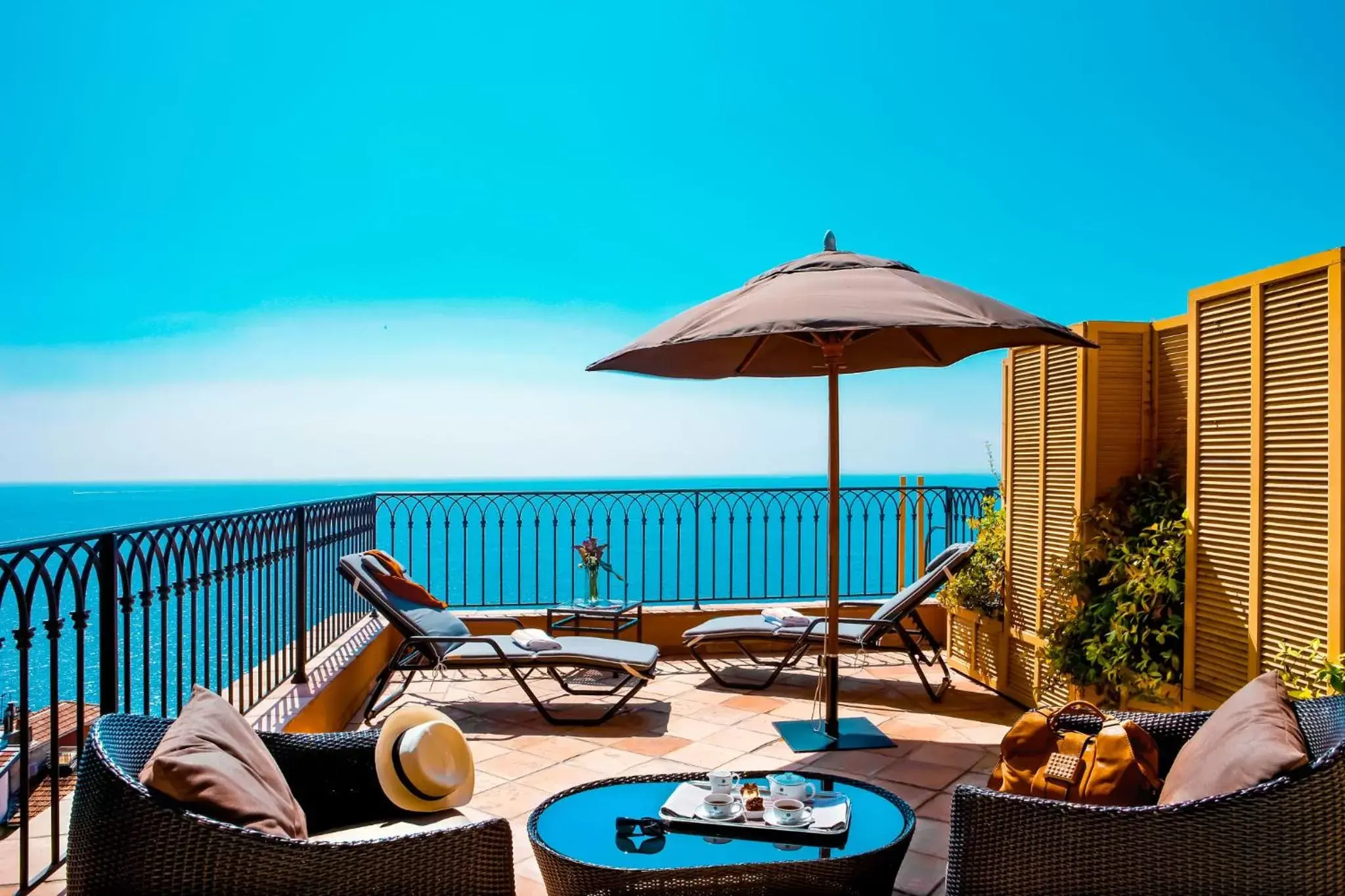 Deluxe Double Room with Full Sea View in Hôtel La Pérouse Nice Baie des Anges - Recently fully renovated Deluxe Double Room with Full Sea View in Hôtel La Pérouse Nice Baie des Anges - Recently fully renovated