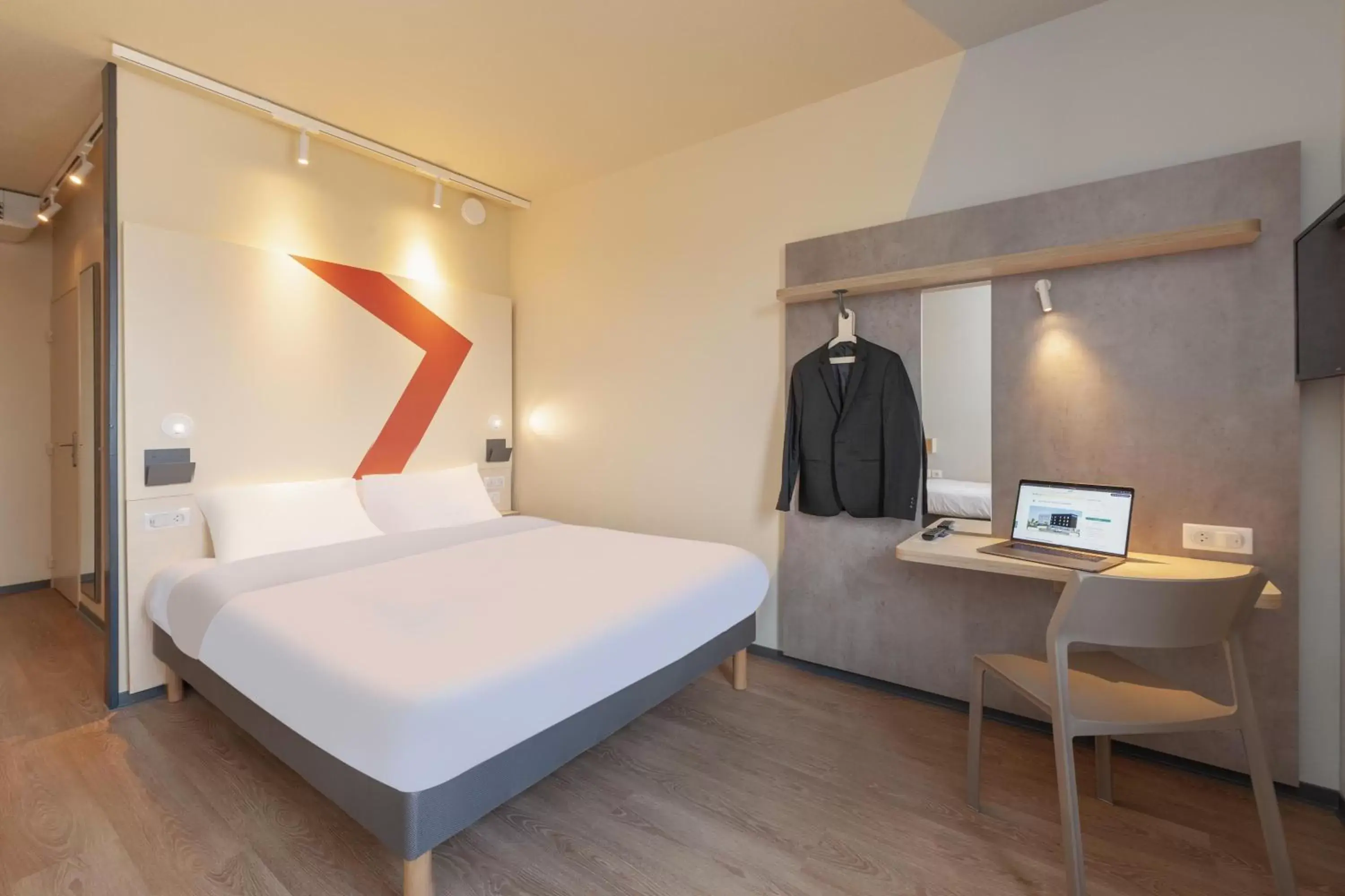 Standard Double Room in Ibis Budget Mont De Marsan Standard Double Room in Ibis Budget Mont De Marsan