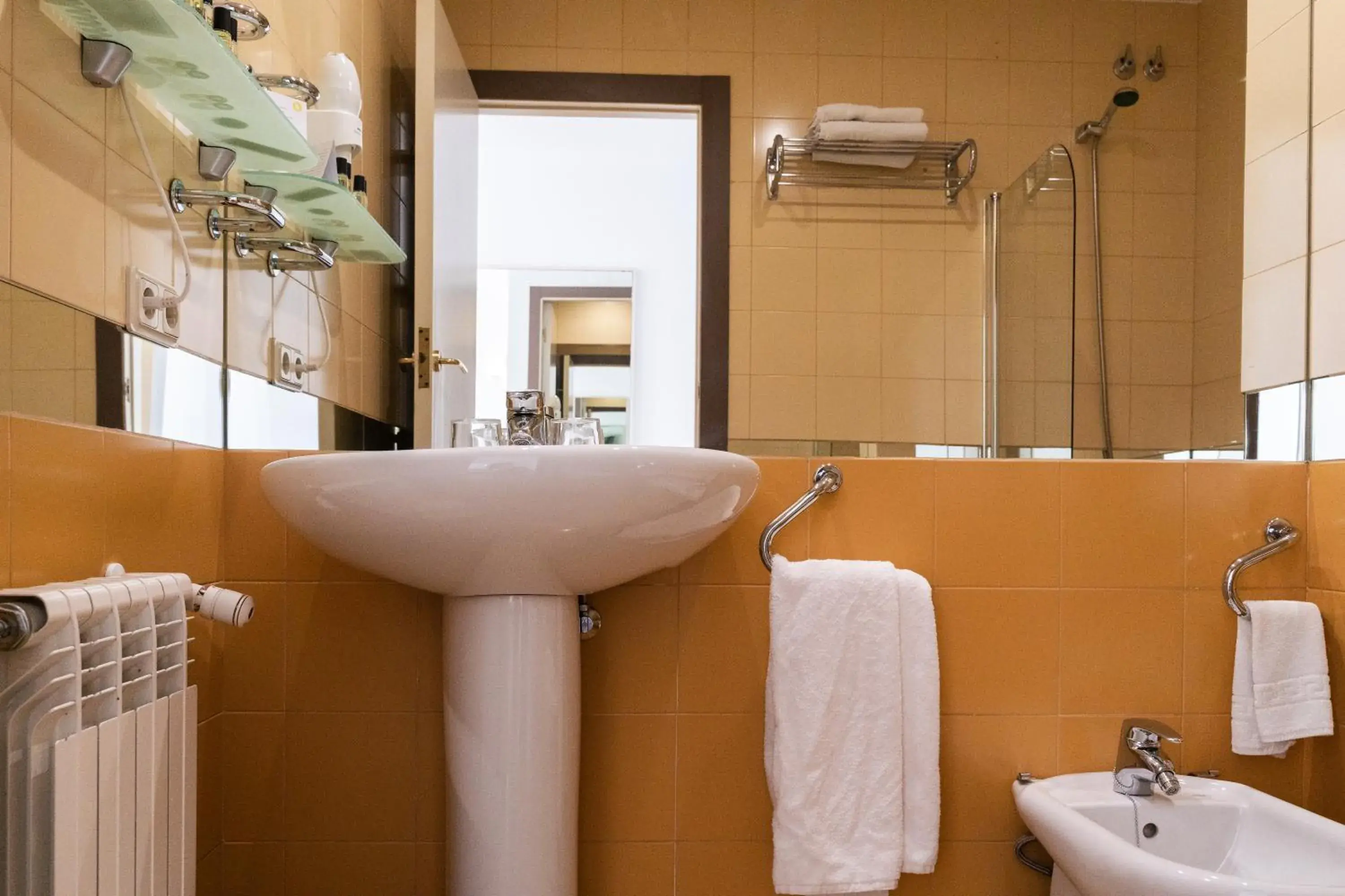 Double Room in Hotel Ciudad de Cazorla Double Room in Hotel Ciudad de Cazorla