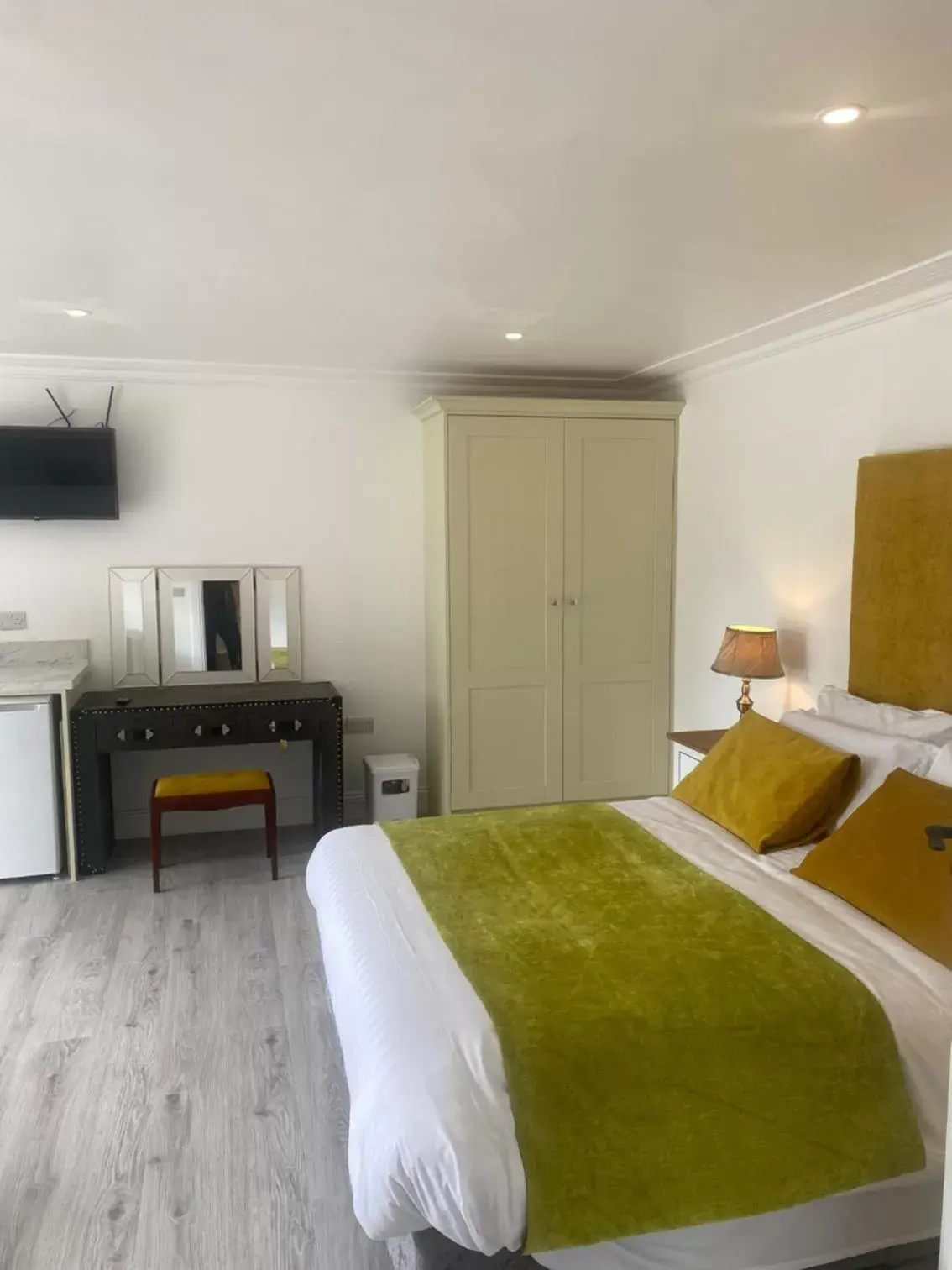 Superior Apartment in St Columbs House Superior Apartment in St Columbs House