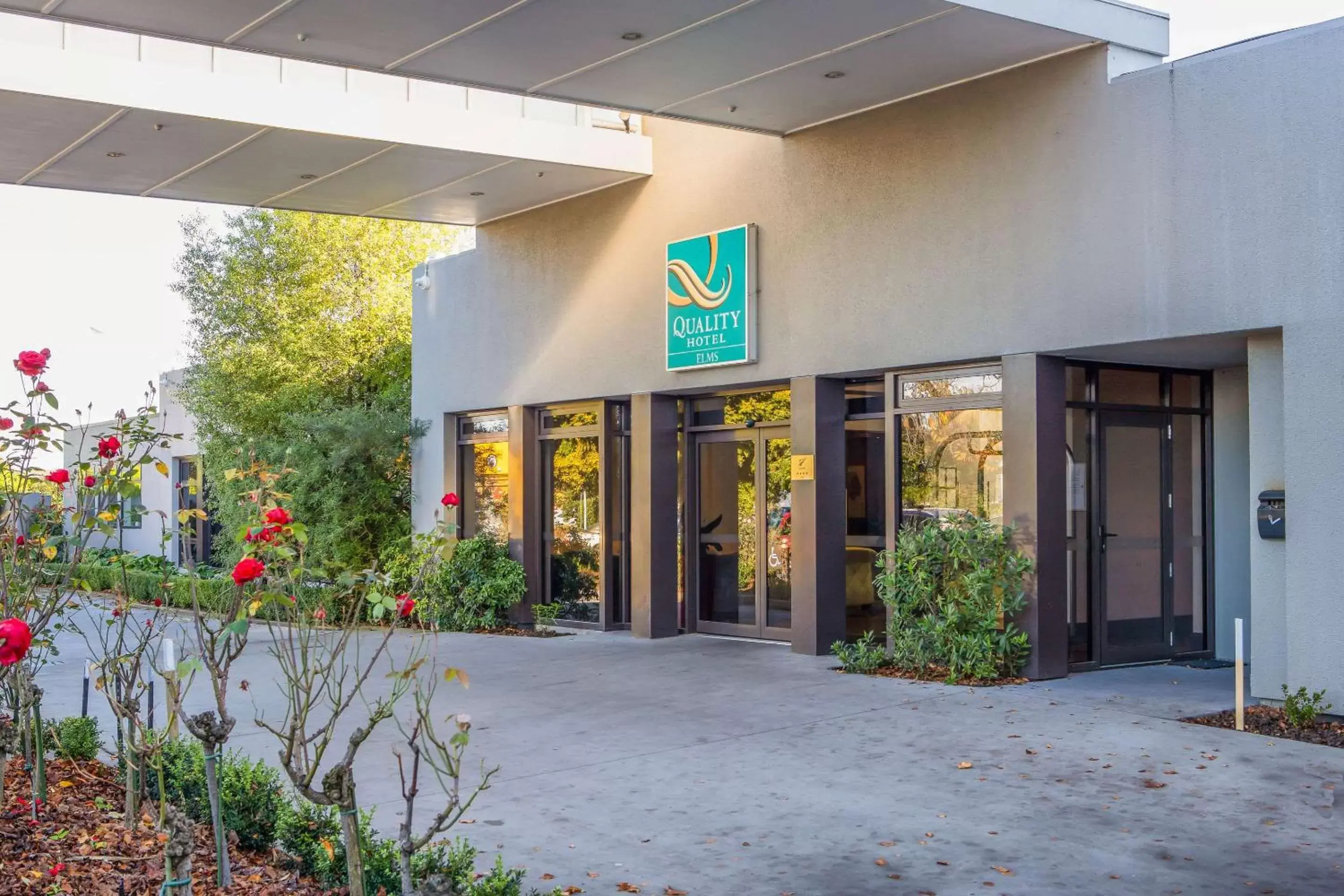 Property building in Quality Hotel Elms Property building in Quality Hotel Elms