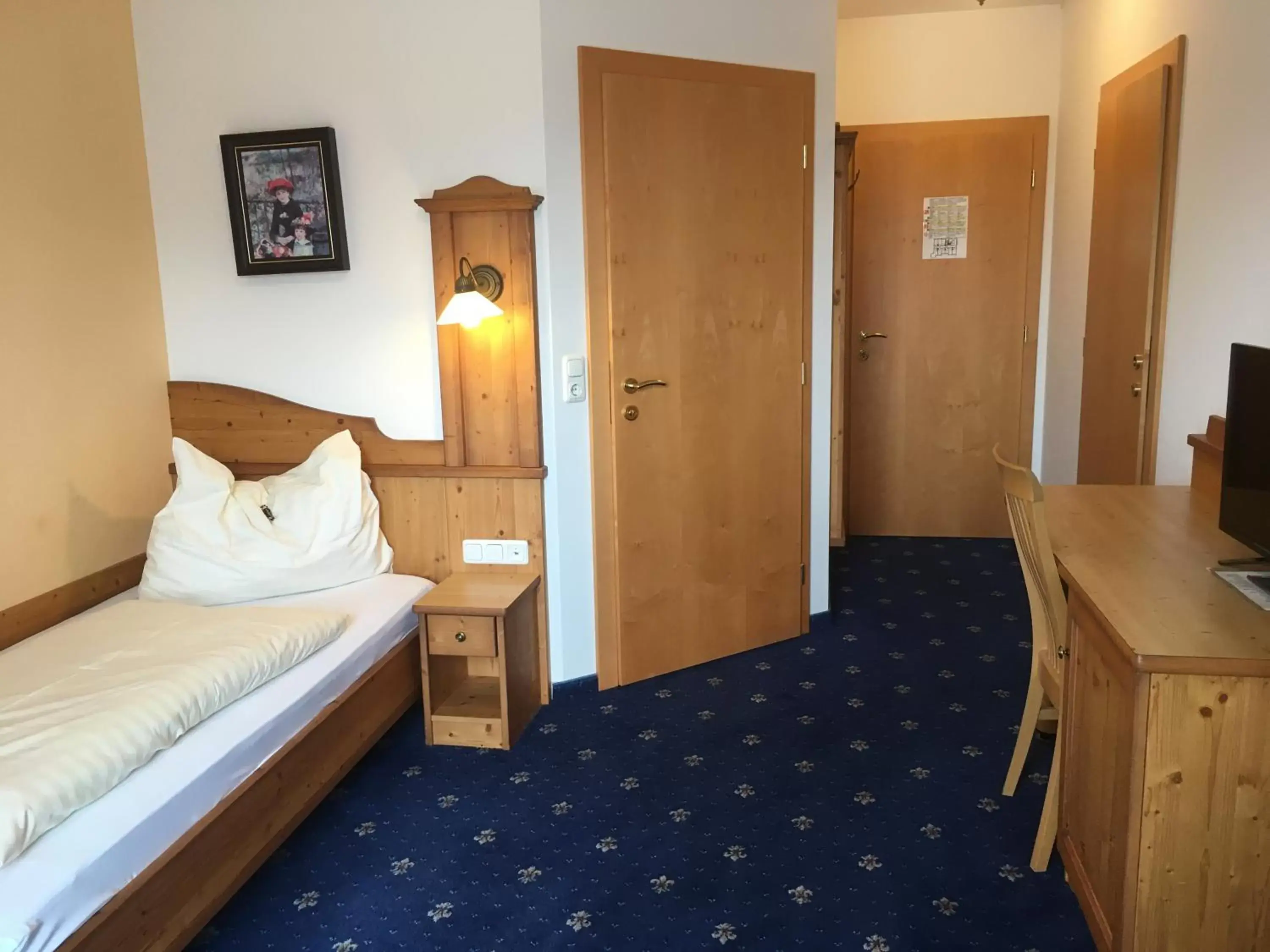 Single Room with Balcony - single occupancy in Hotel Gasthof Familie Czepl Single Room with Balcony - single occupancy in Hotel Gasthof Familie Czepl