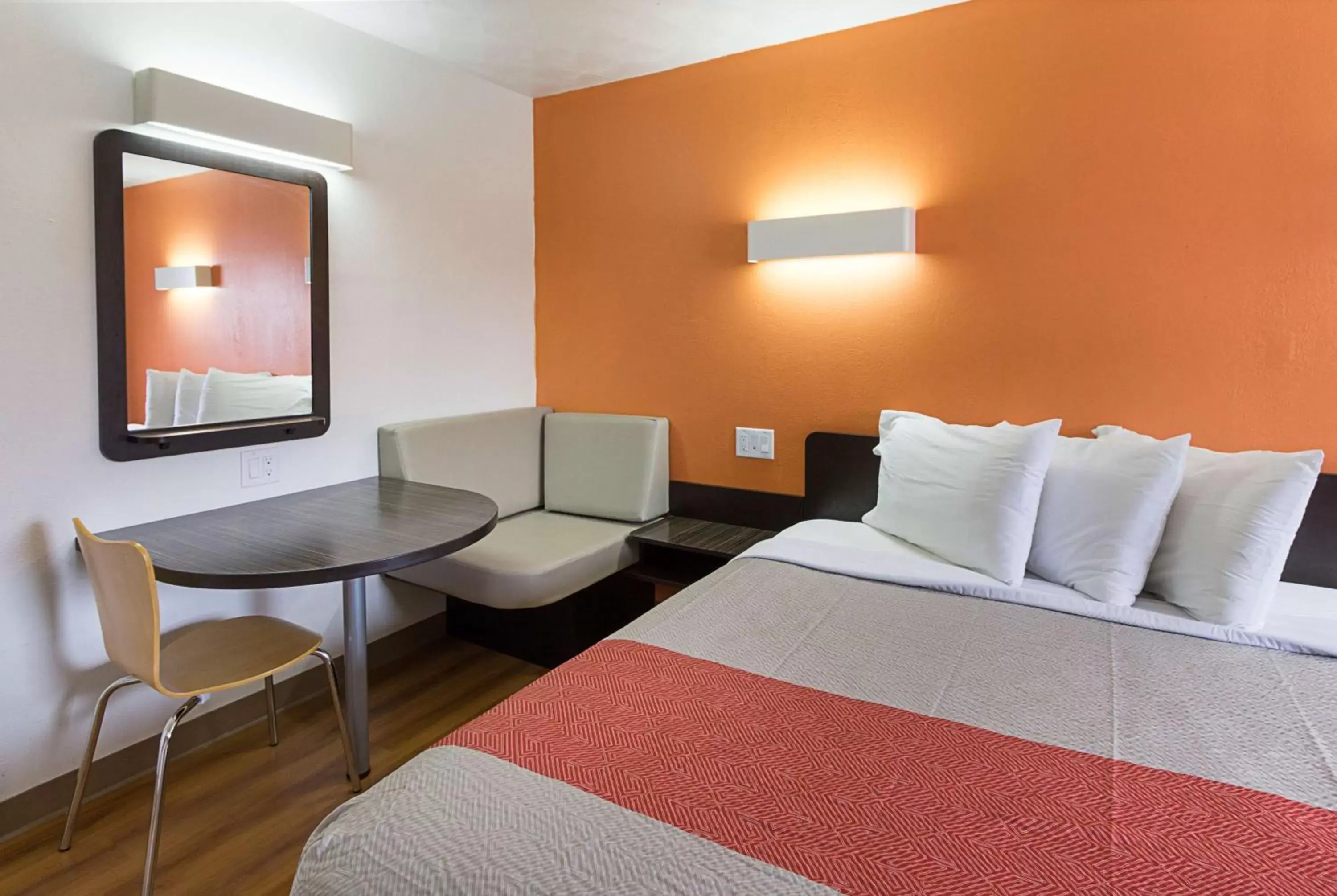 Deluxe King Room - single occupancy - Smoking in Motel 6-Sidney, OH Deluxe King Room - single occupancy - Smoking in Motel 6-Sidney, OH