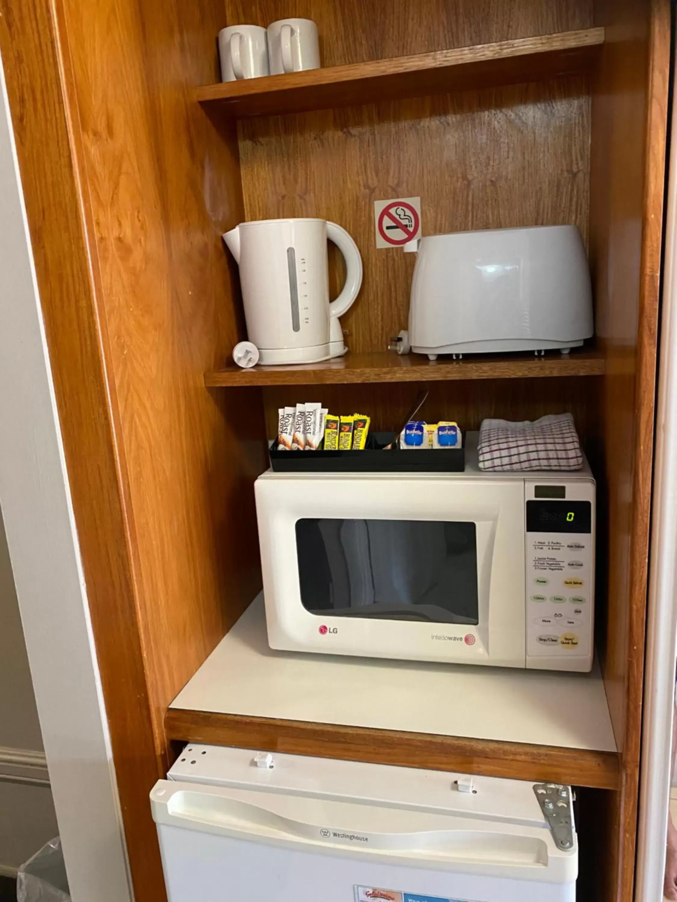 Standard Twin Room in Cosmopolitan Motel & Serviced Apartments Standard Twin Room in Cosmopolitan Motel & Serviced Apartments