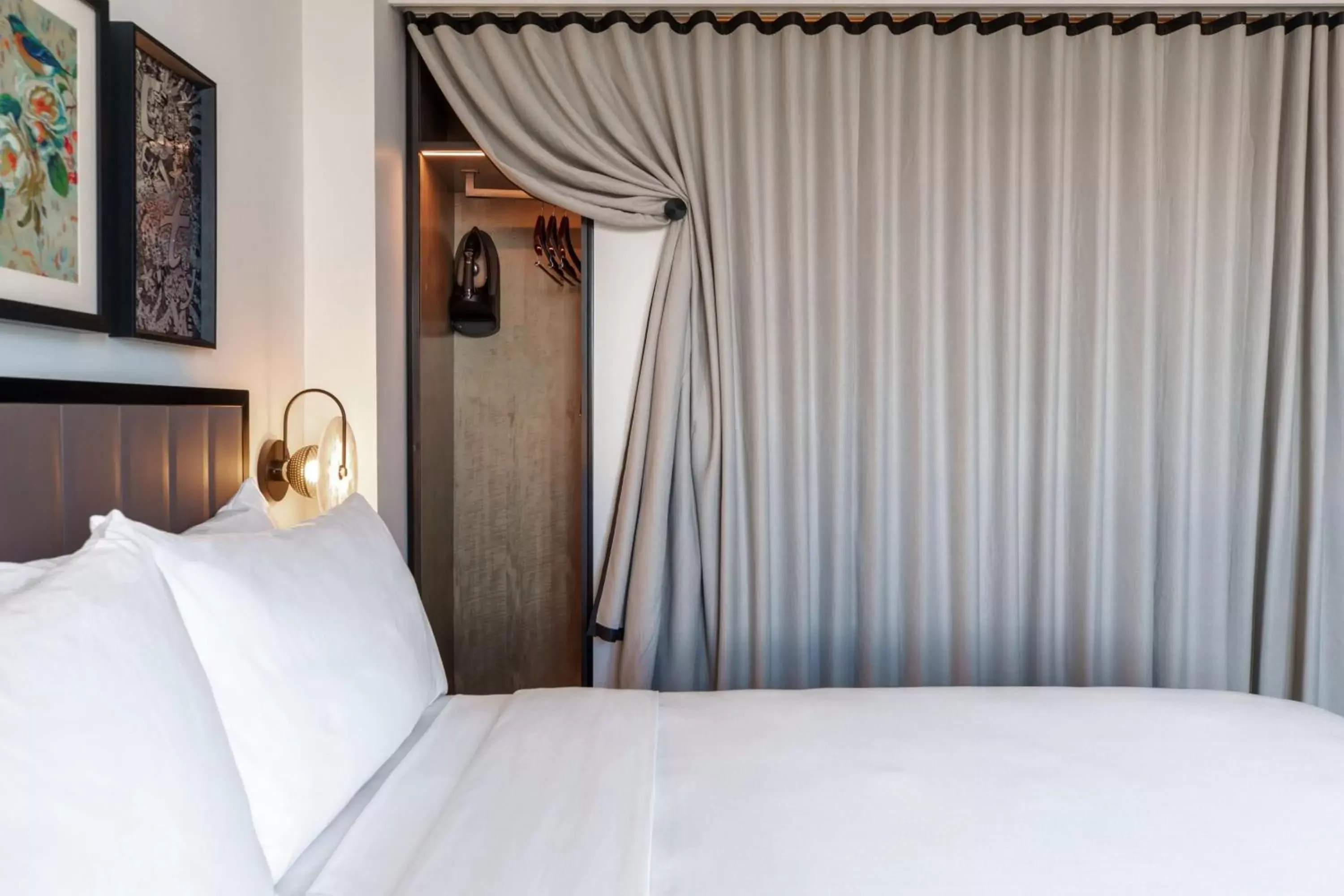 Standard King Room - Hearing Accessible in Renaissance New York Flushing Hotel at Tangram Standard King Room - Hearing Accessible in Renaissance New York Flushing Hotel at Tangram