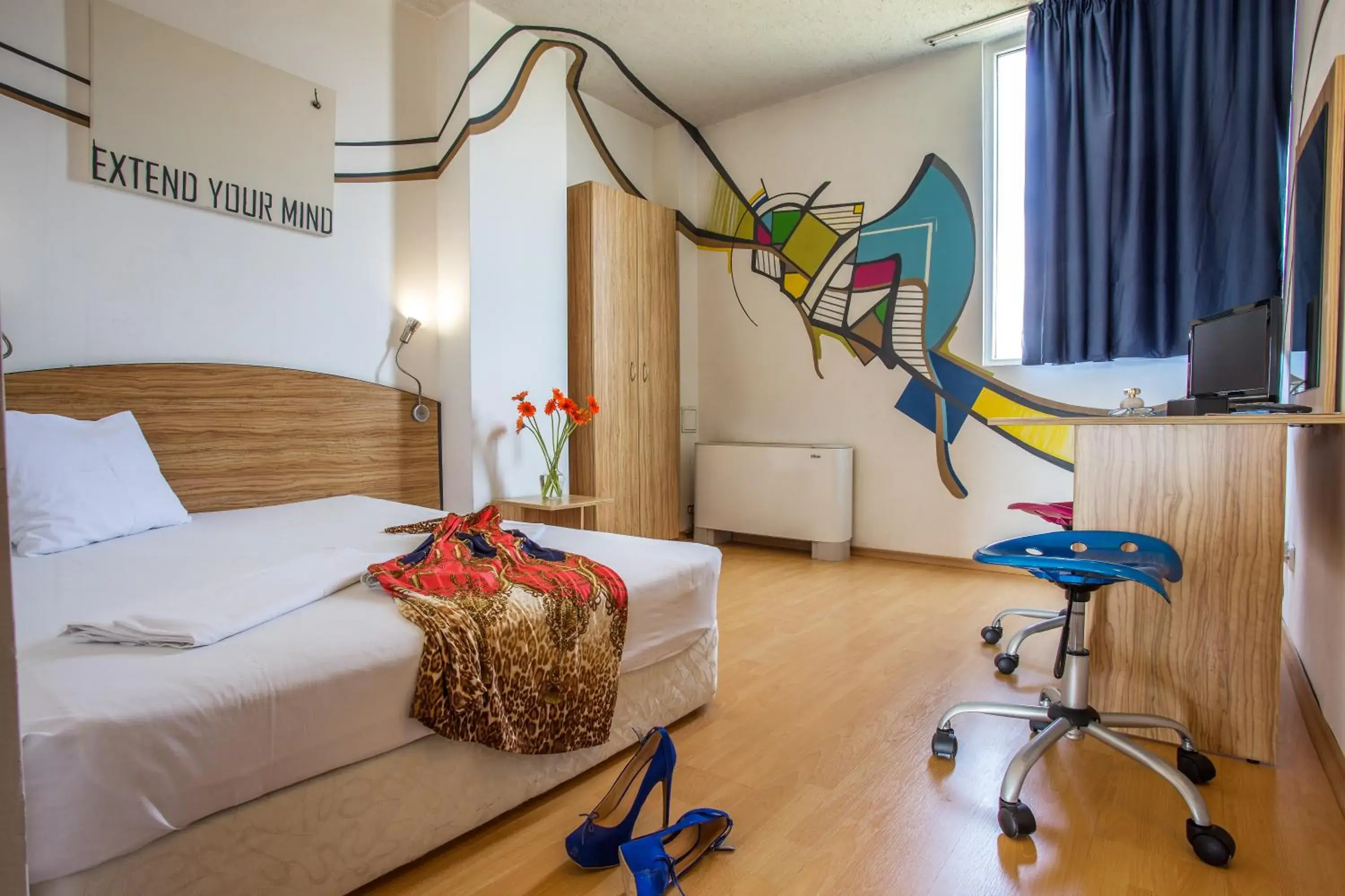 Design Single Room in Art Hotel Simona Design Single Room in Art Hotel Simona