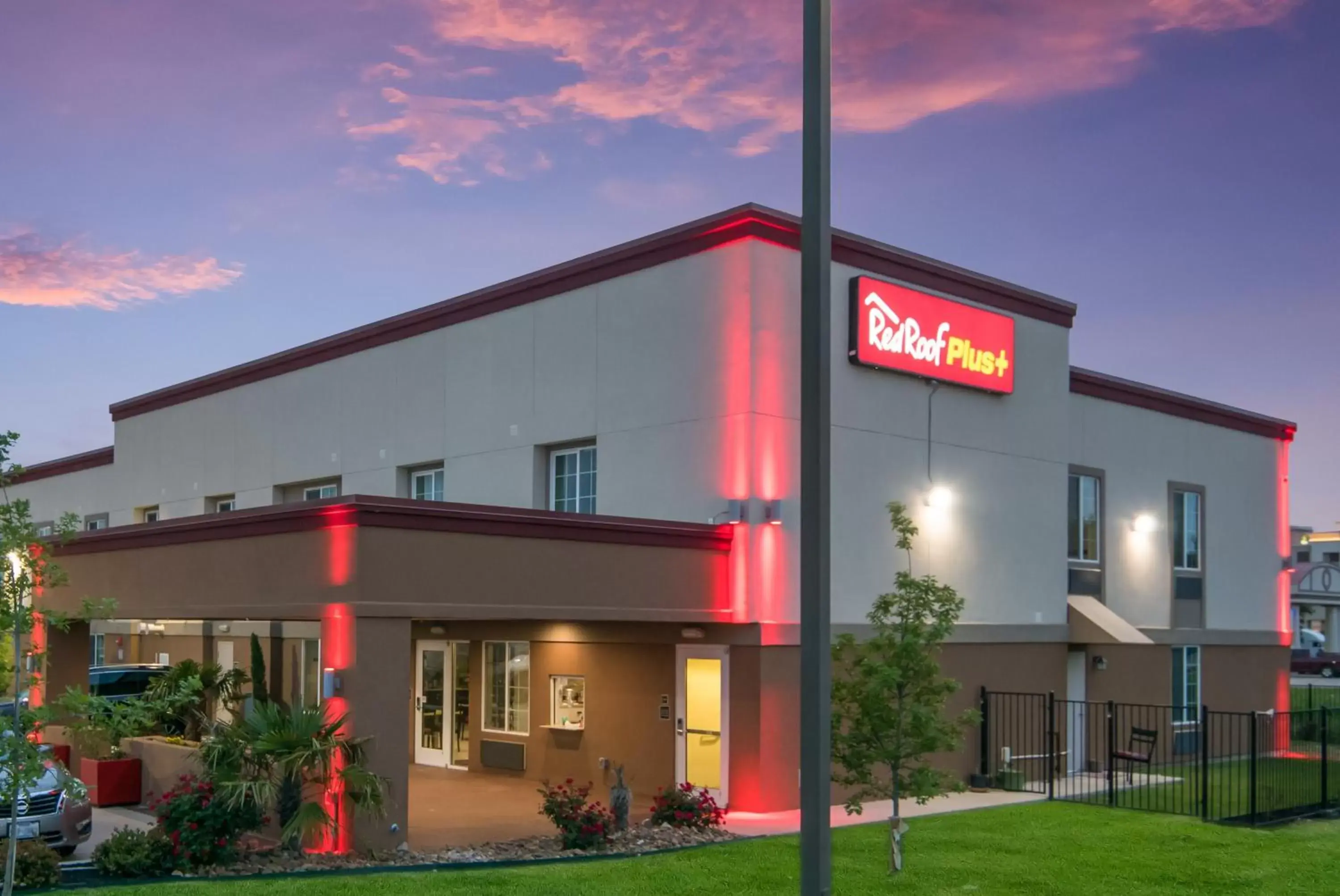 Red Roof Inn PLUS+ Fort Worth - Burleson Red Roof Inn PLUS+ Fort Worth - Burleson