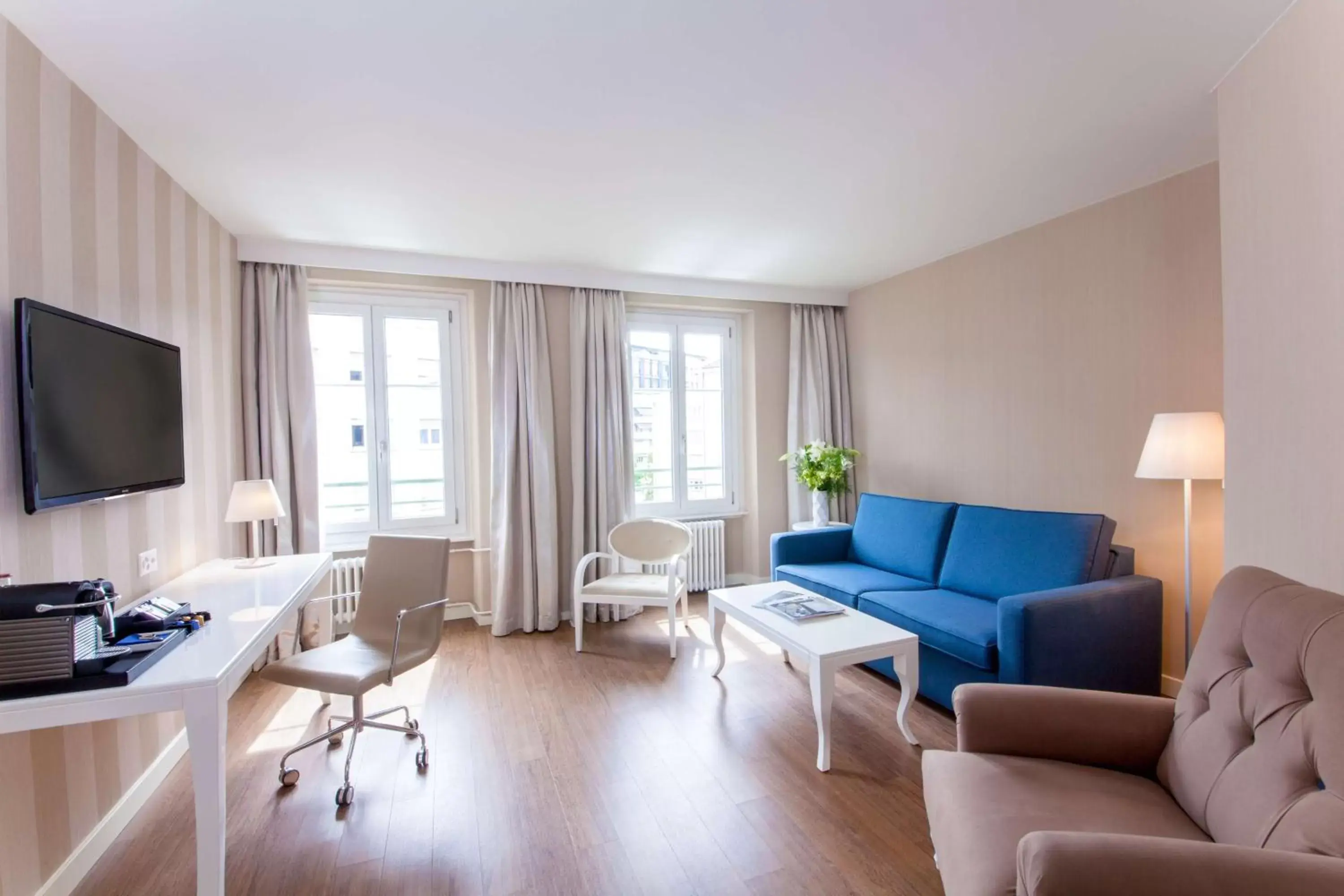 Junior Suite in NH Geneva City Junior Suite in NH Geneva City