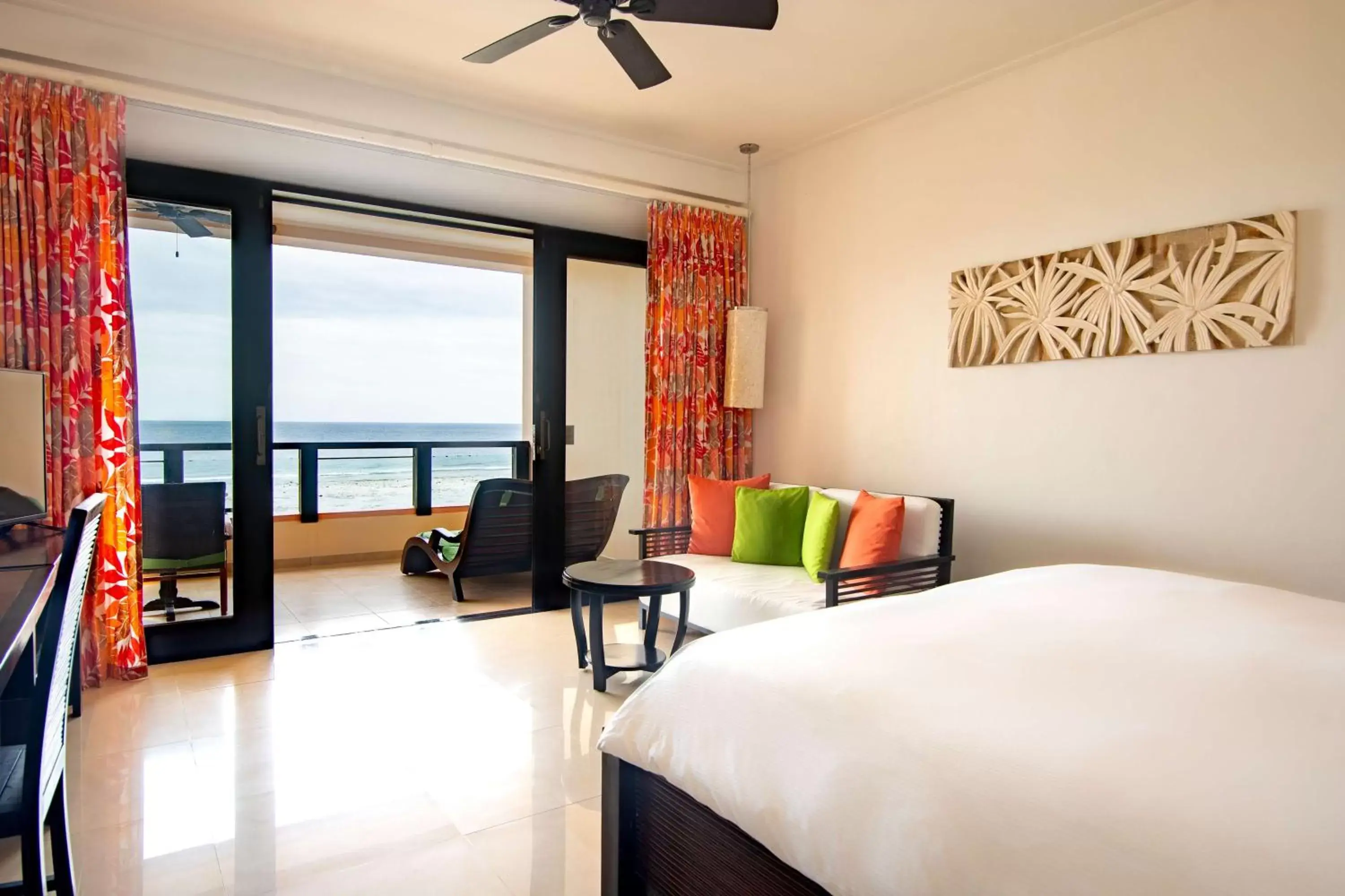 King Grand Deluxe Room with Ocean View in DoubleTree by Hilton Seychelles Allamanda Resort & Spa King Grand Deluxe Room with Ocean View in DoubleTree by Hilton Seychelles Allamanda Resort & Spa