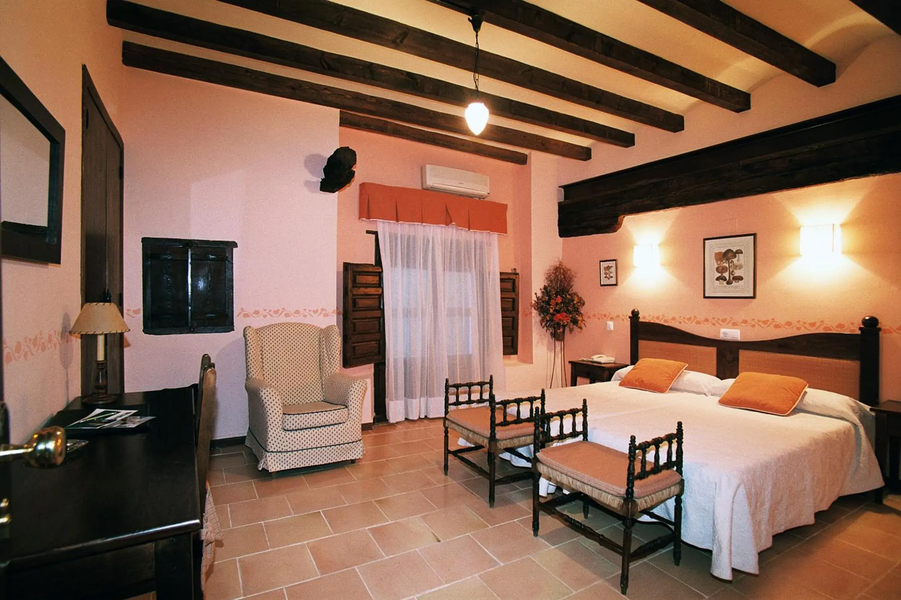 Double or Twin Room with Two Extra Beds in Hospederia Meson de la Dolores Double or Twin Room with Two Extra Beds in Hospederia Meson de la Dolores