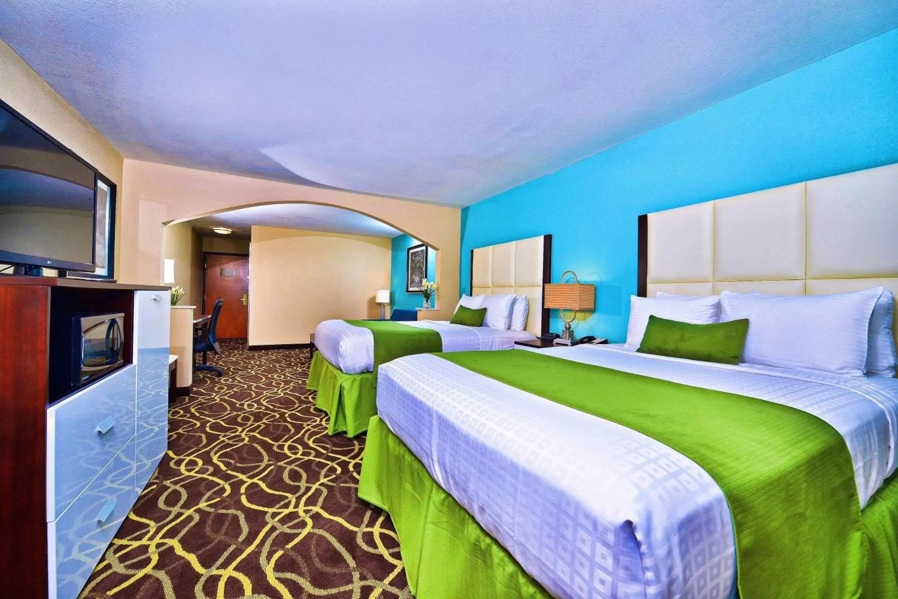 Queen Suite with Two Queen Beds and Roll-In Shower - Disability Access/Non-Smoking in Best Western Plus Savannah Airport Inn and Suites Queen Suite with Two Queen Beds and Roll-In Shower - Disability Access/Non-Smoking in Best Western Plus Savannah Airport Inn and Suites