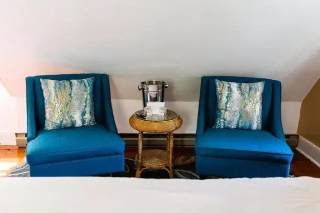 Queen Room in Old Brick Inn Queen Room in Old Brick Inn