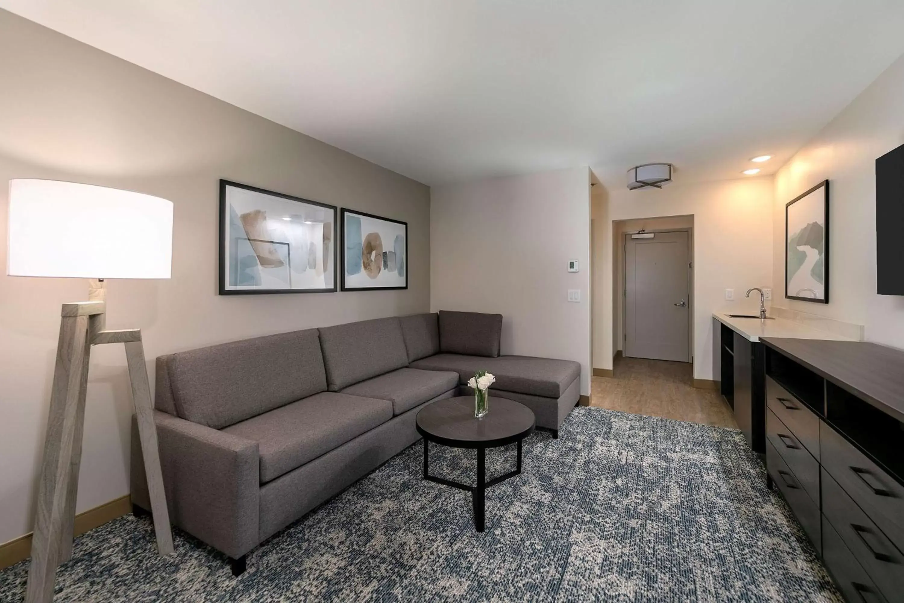 Deluxe King Suite in Seacliff Inn Aptos, Tapestry Collection by Hilton Deluxe King Suite in Seacliff Inn Aptos, Tapestry Collection by Hilton