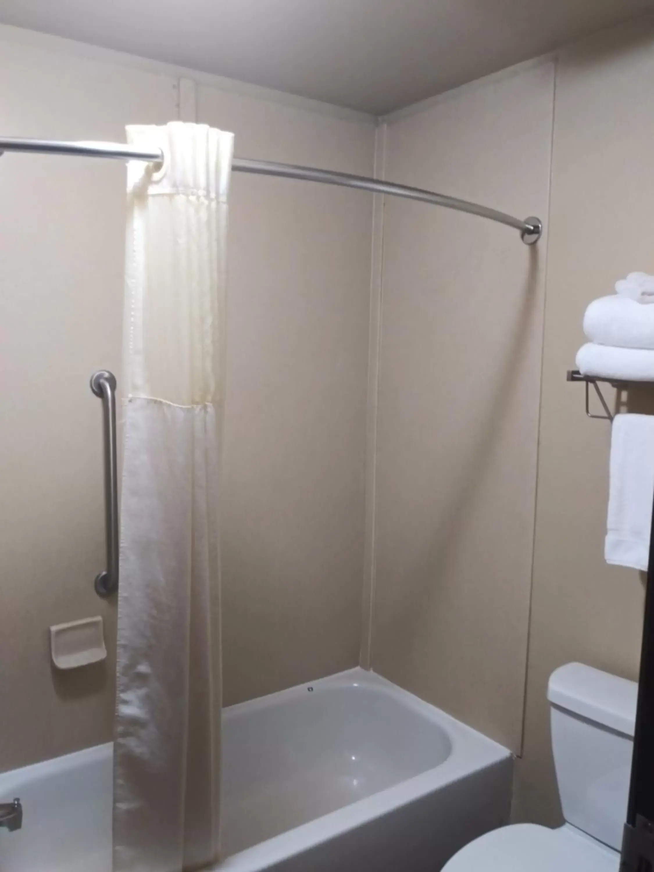 Deluxe Queen Room with Two Queen Beds - Non-Smoking in Baymont by Wyndham Wheeler Deluxe Queen Room with Two Queen Beds - Non-Smoking in Baymont by Wyndham Wheeler