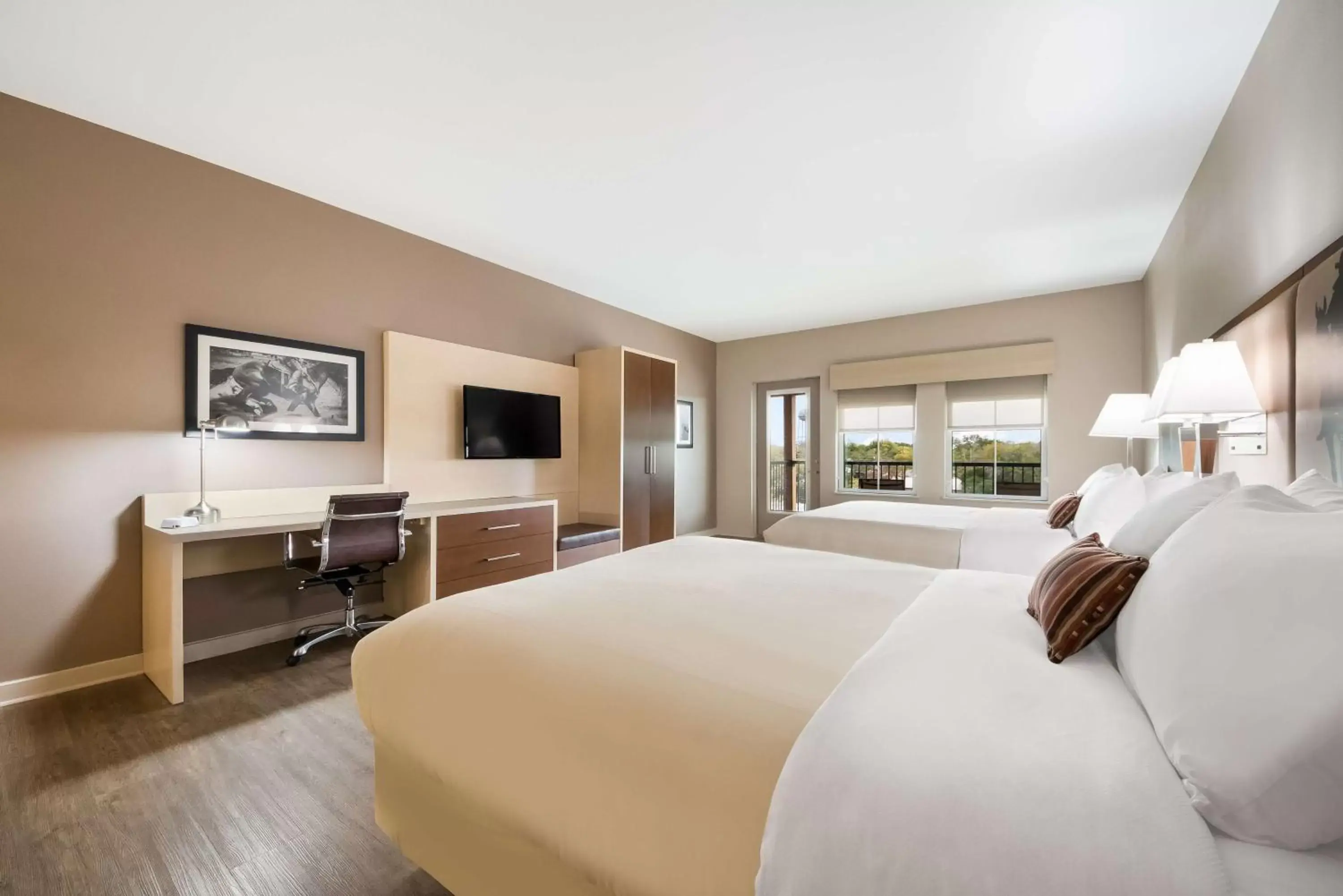 Suite with Two Queen Beds and Balcony in Best Western Bandera Suites & Saloon Suite with Two Queen Beds and Balcony in Best Western Bandera Suites & Saloon