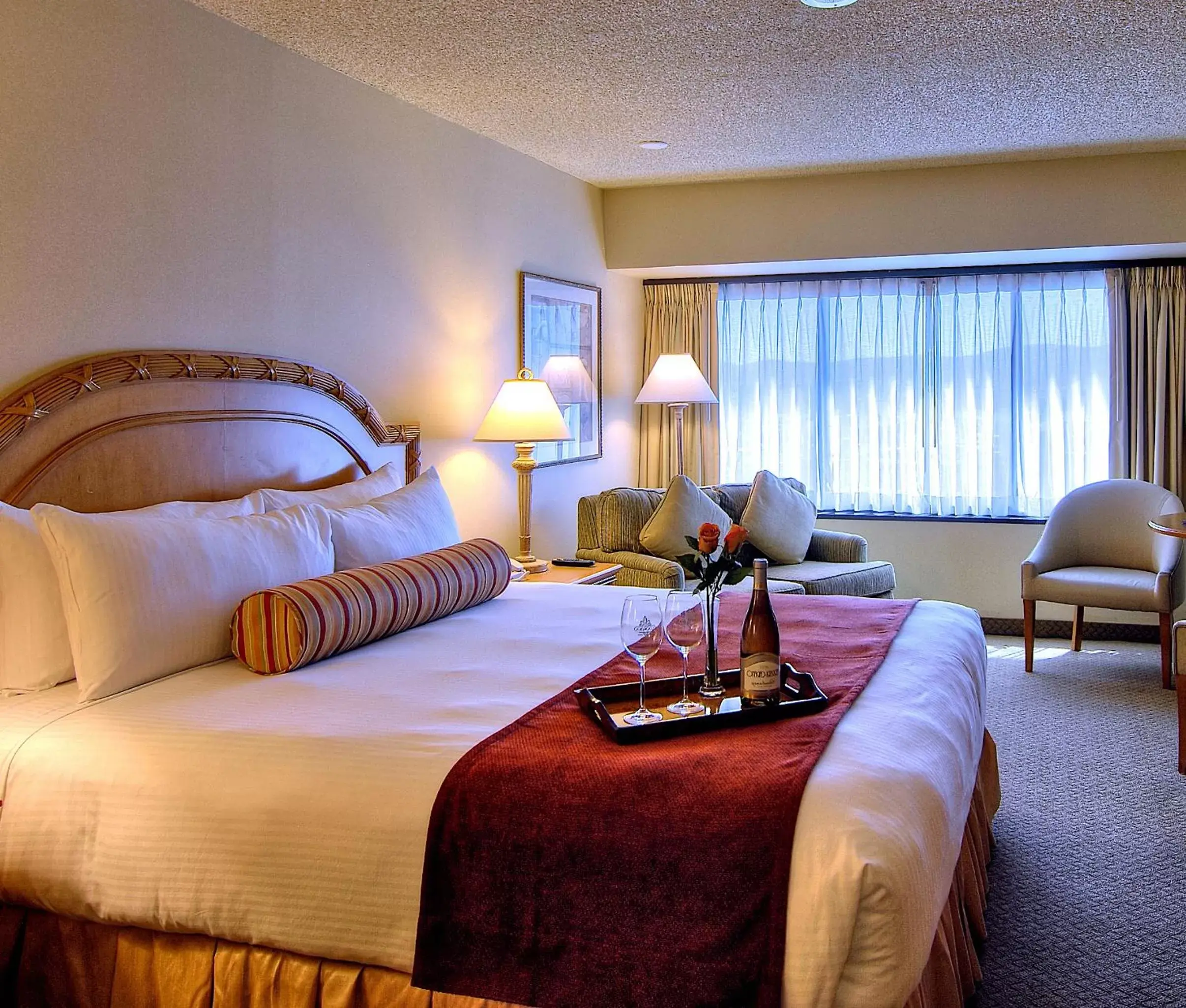 DELUXE ROOM 1 KING - NON-SMOKING in Eldorado Resort Casino at THE ROW DELUXE ROOM 1 KING - NON-SMOKING in Eldorado Resort Casino at THE ROW