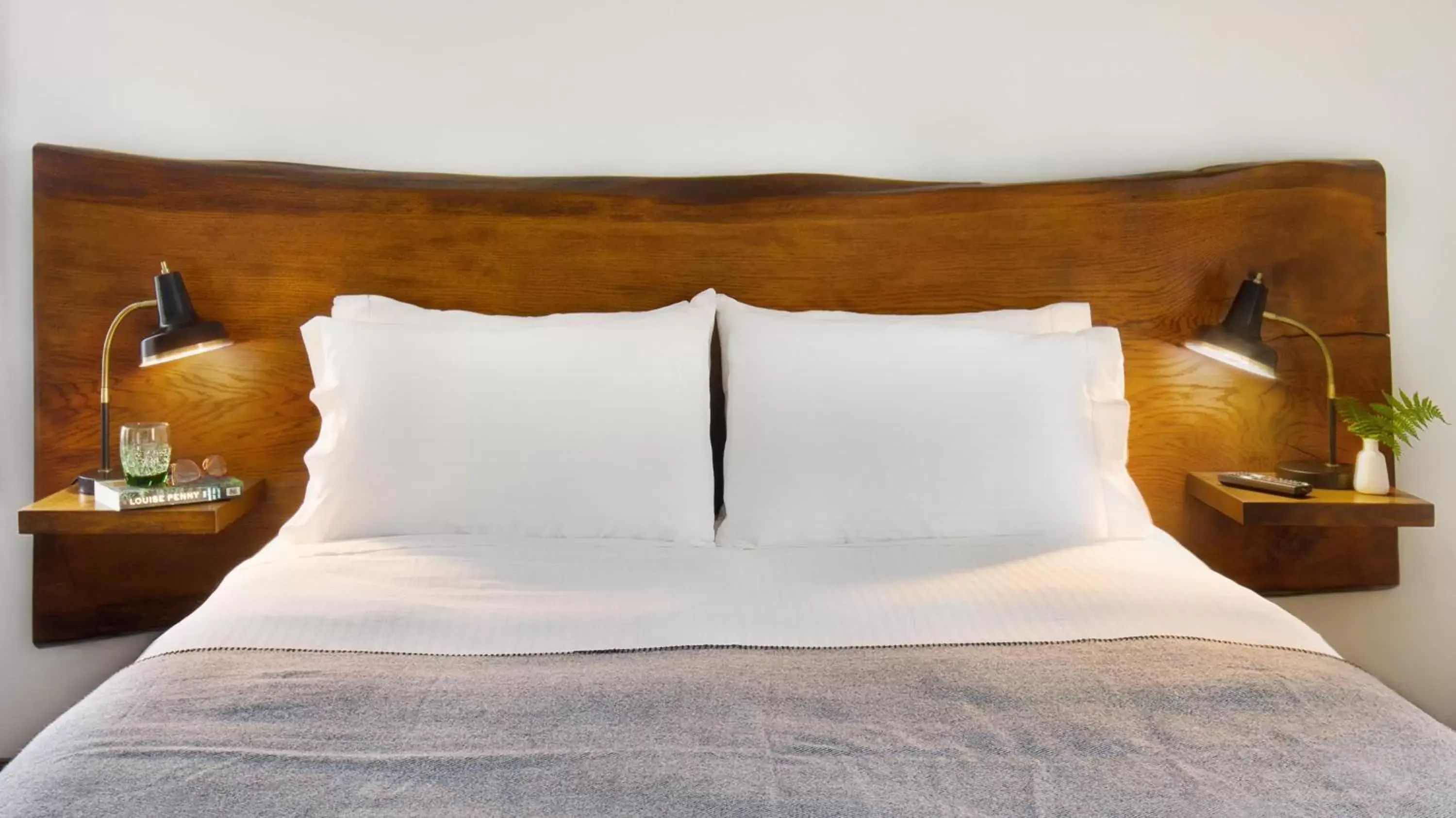 Superior Queen Room in Main and Mountain Superior Queen Room in Main and Mountain