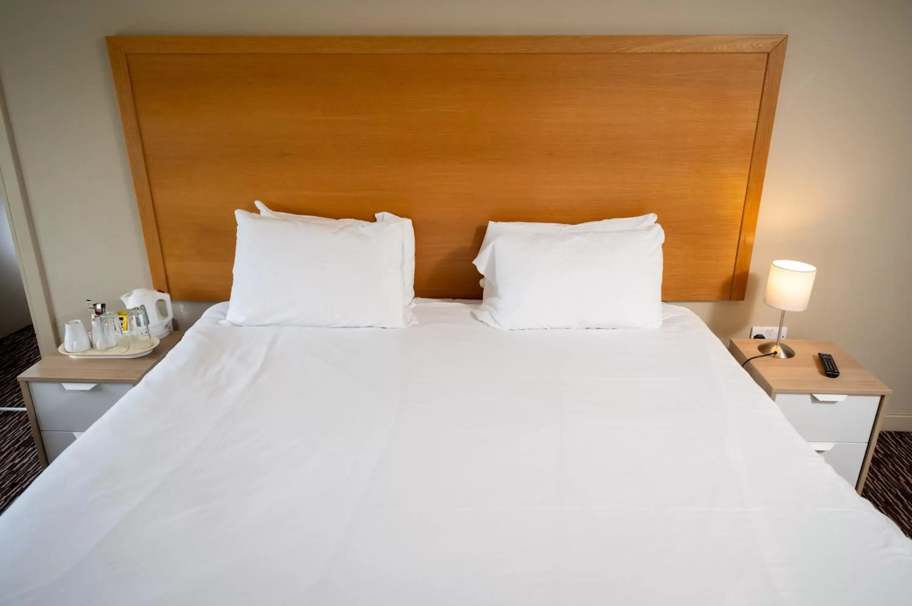 Double Room in The Titan By Greene King Inns Double Room in The Titan By Greene King Inns