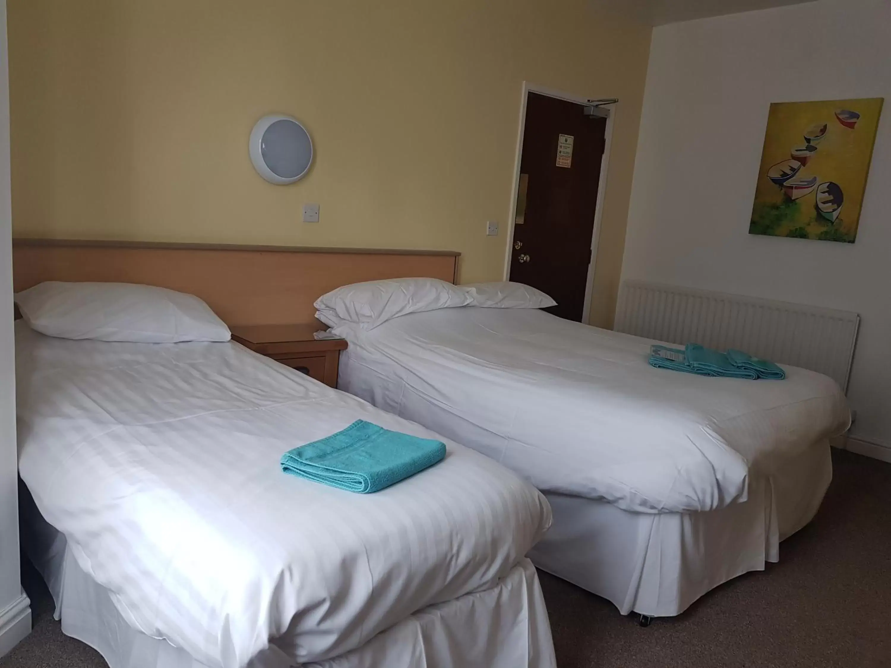 Family Room with Private Bathroom in The Beacon Hotel Family Room with Private Bathroom in The Beacon Hotel