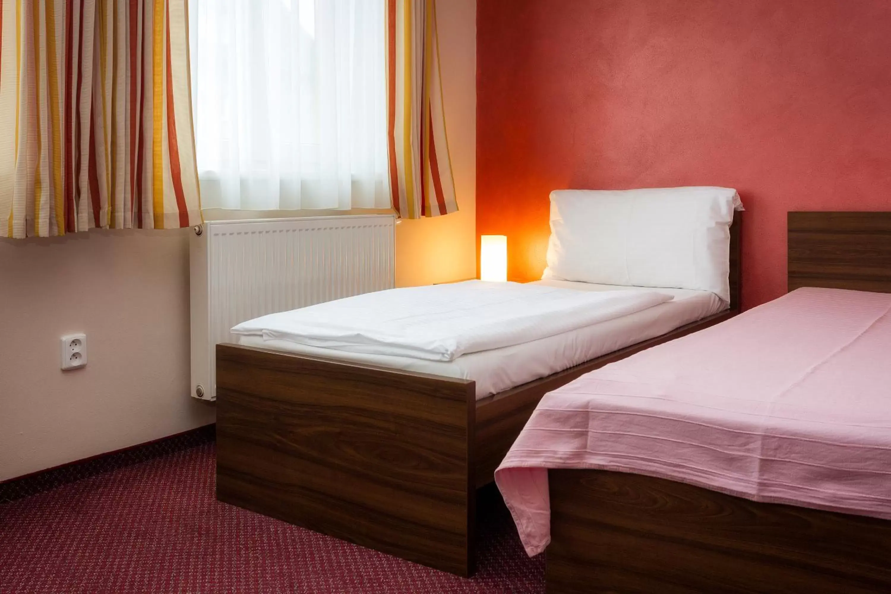 Single Room in Pension Bed&Breakfast Single Room in Pension Bed&Breakfast