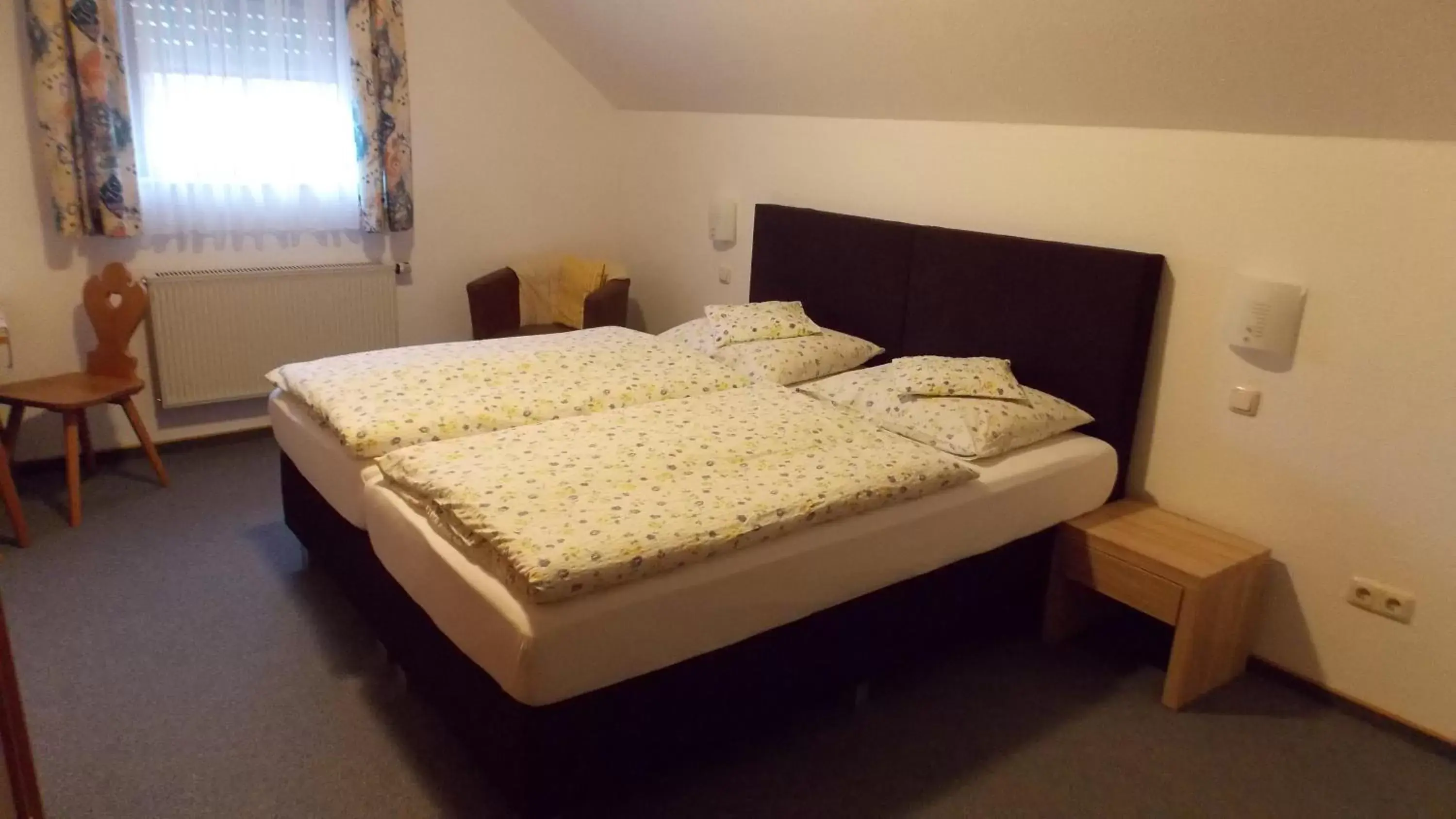 Double or Twin Room - single occupancy in Gasthaus Pension Rezatgrund Double or Twin Room - single occupancy in Gasthaus Pension Rezatgrund